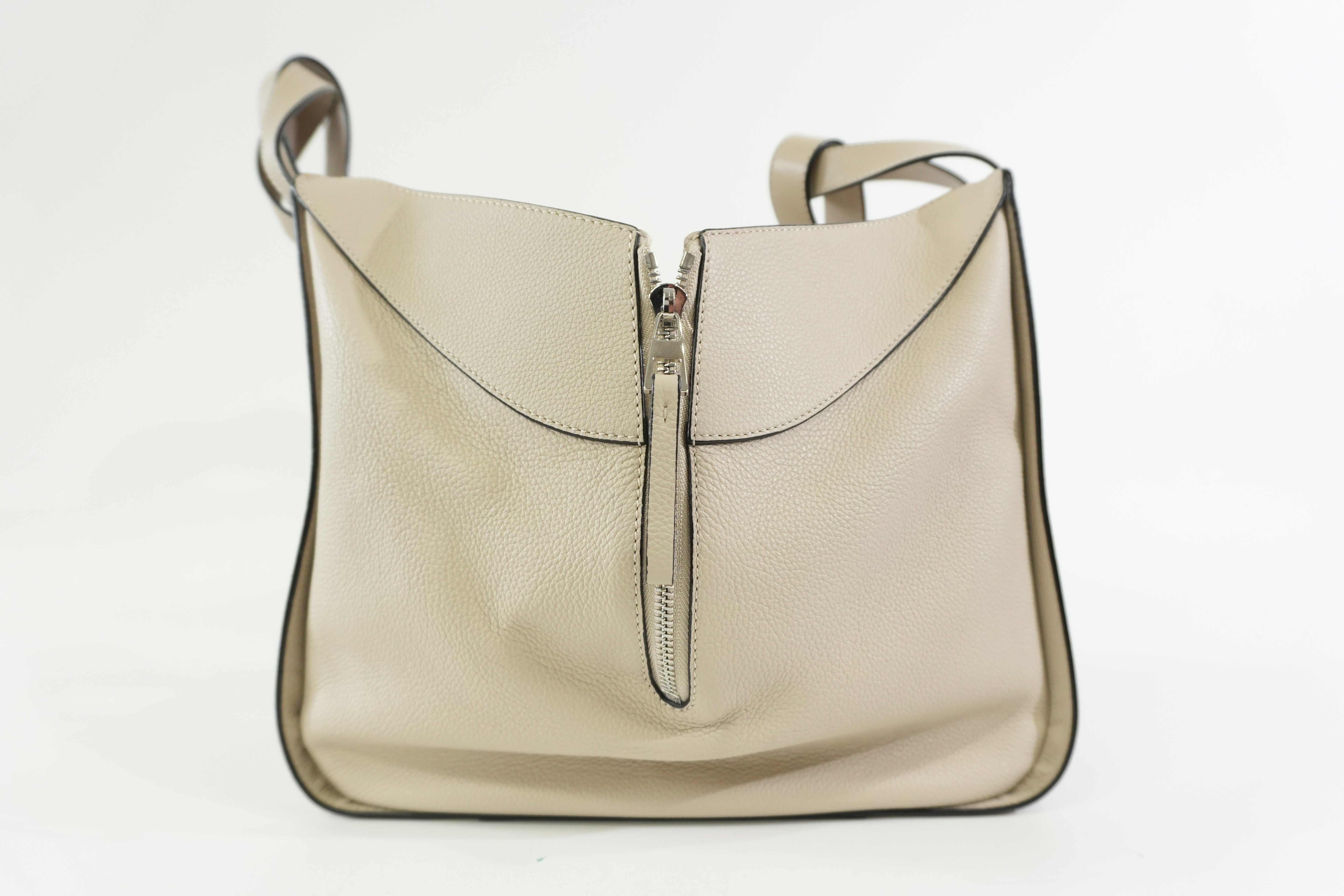 Pre-owned Loewe Hammock Shoulder Bag Ivory