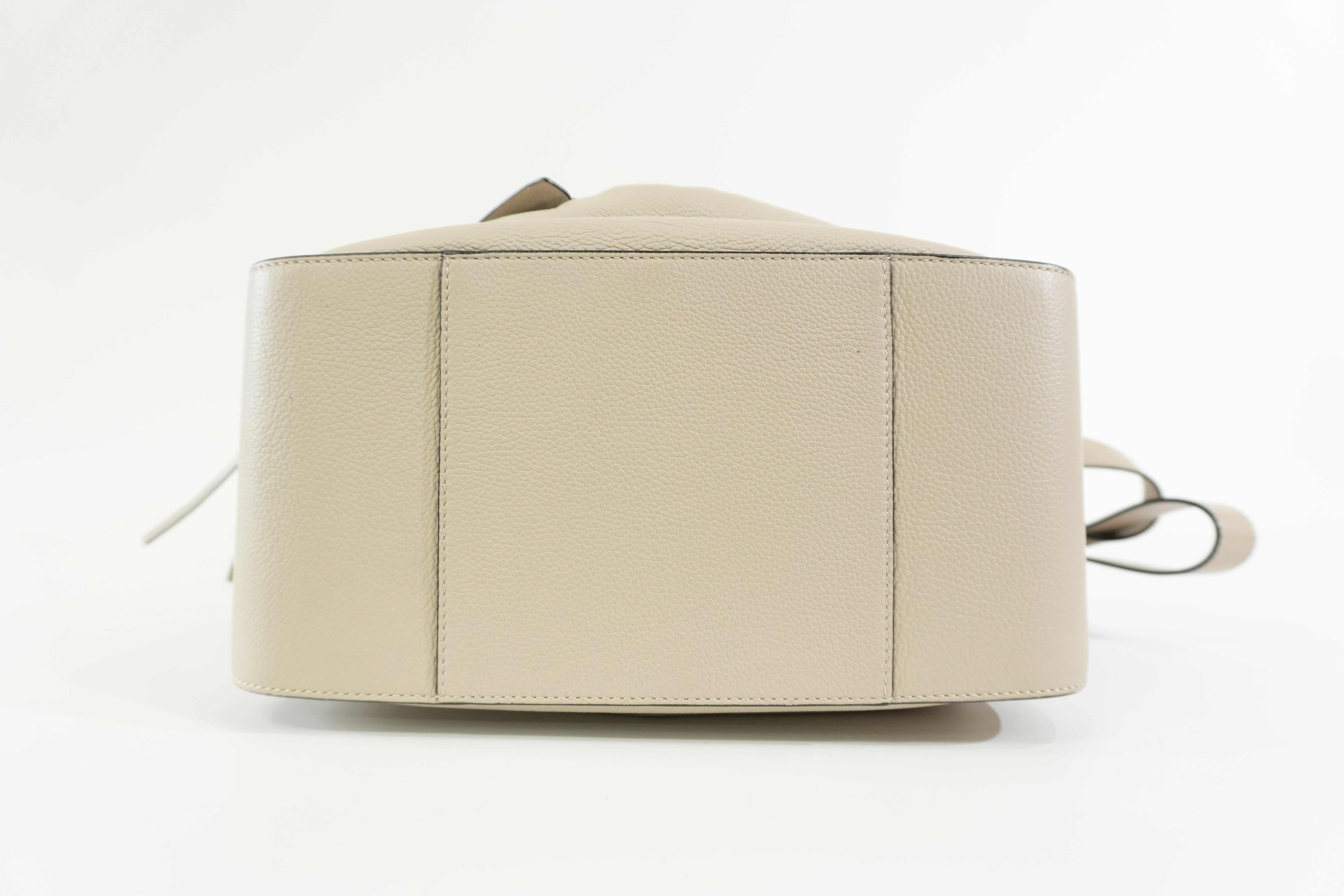 Pre-owned Loewe Hammock Shoulder Bag Ivory