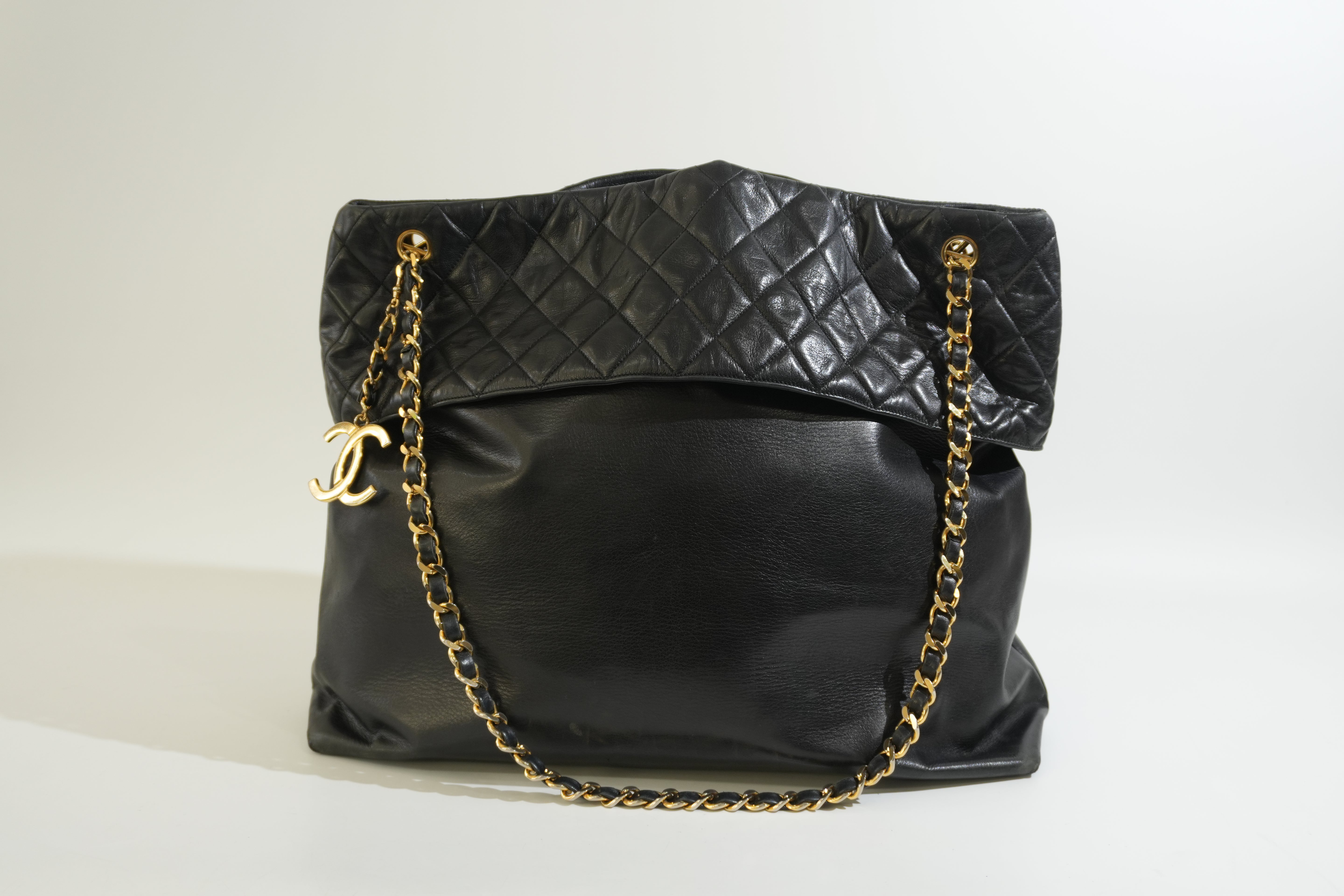 Pre-owned Chanel Lambskin Leather Huge Chain Tote Bag Black