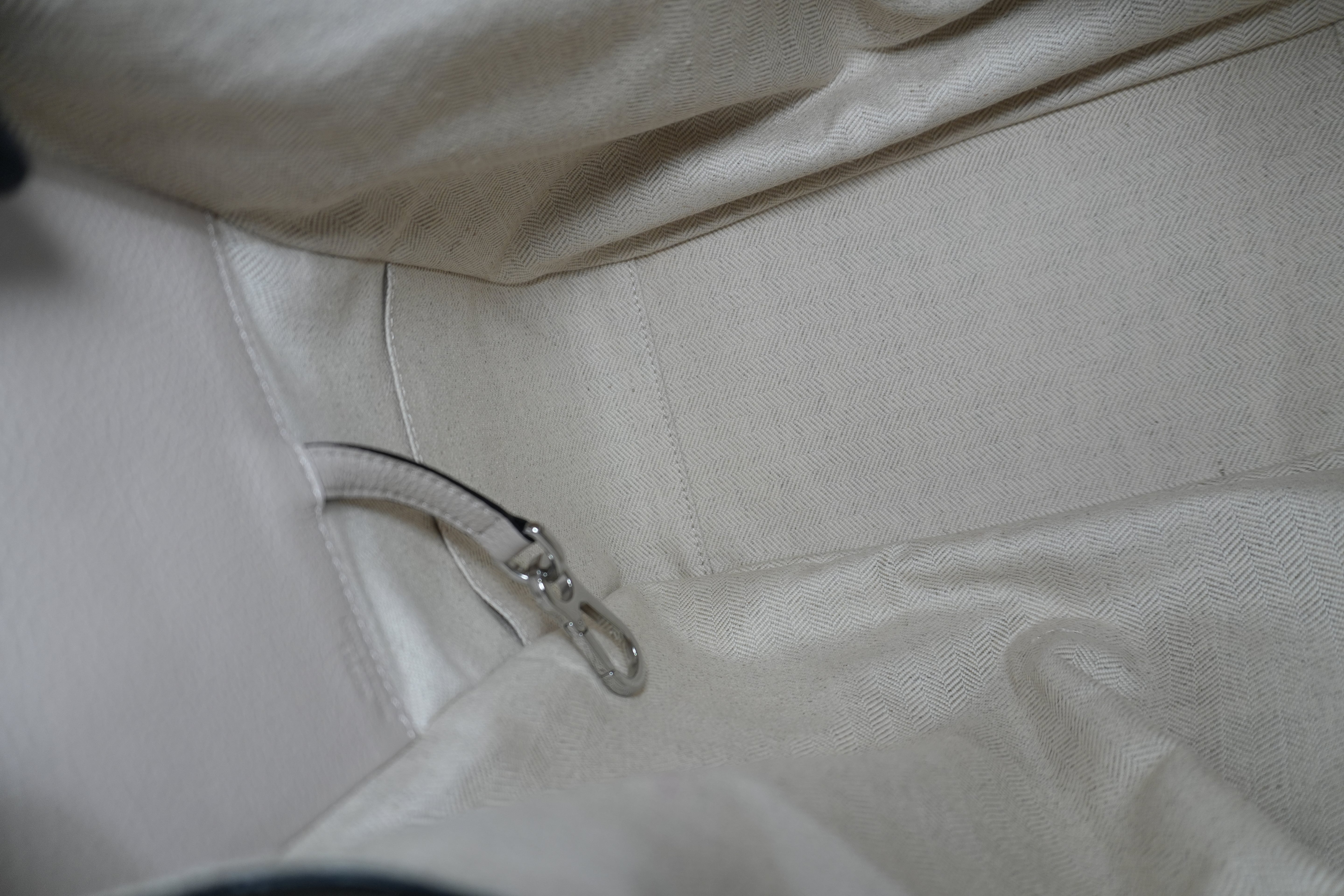 Pre-owned Loewe Hammock Shoulder Bag Ivory