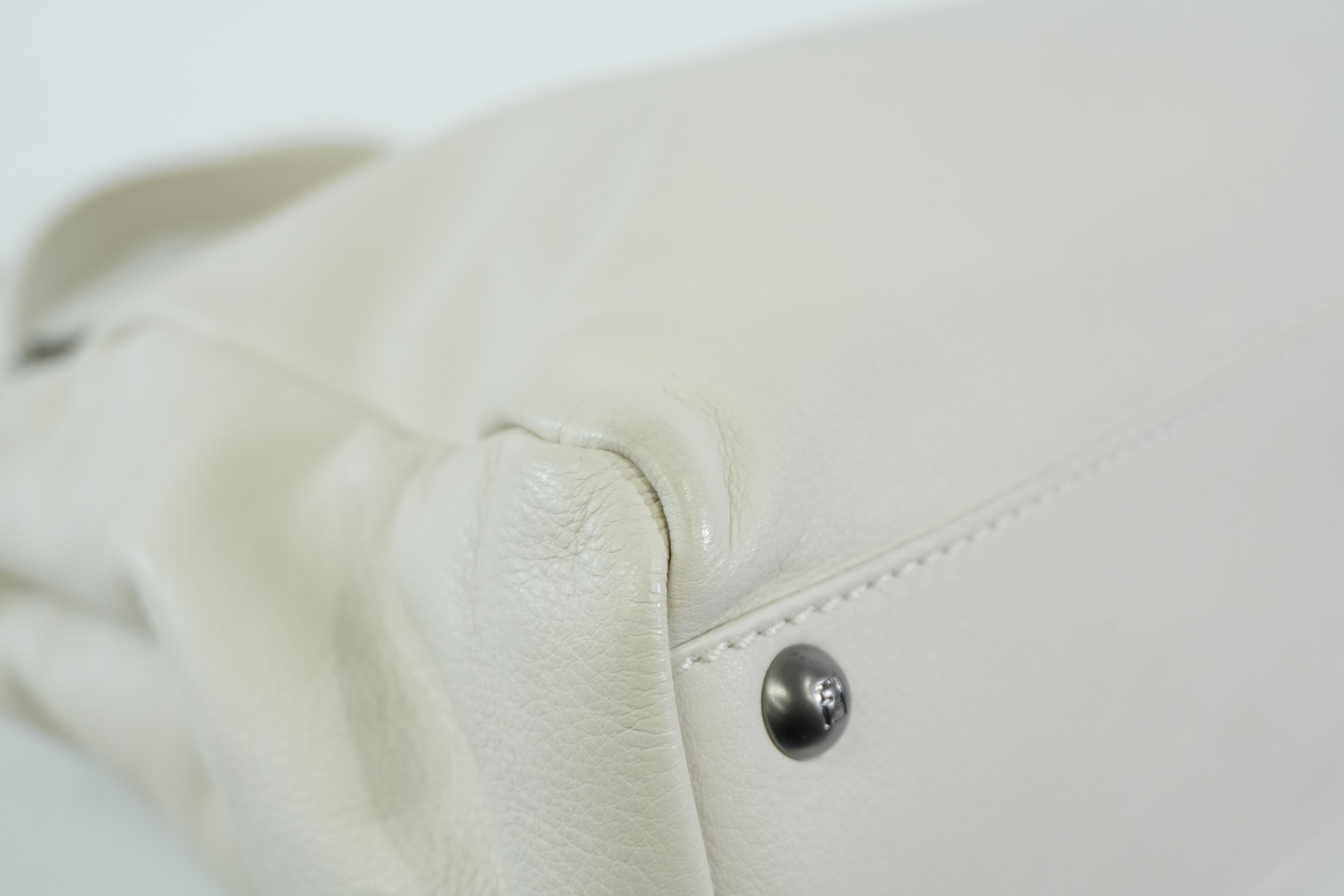 Pre-owned Fendi Peek a Boo Shoulder Bag White