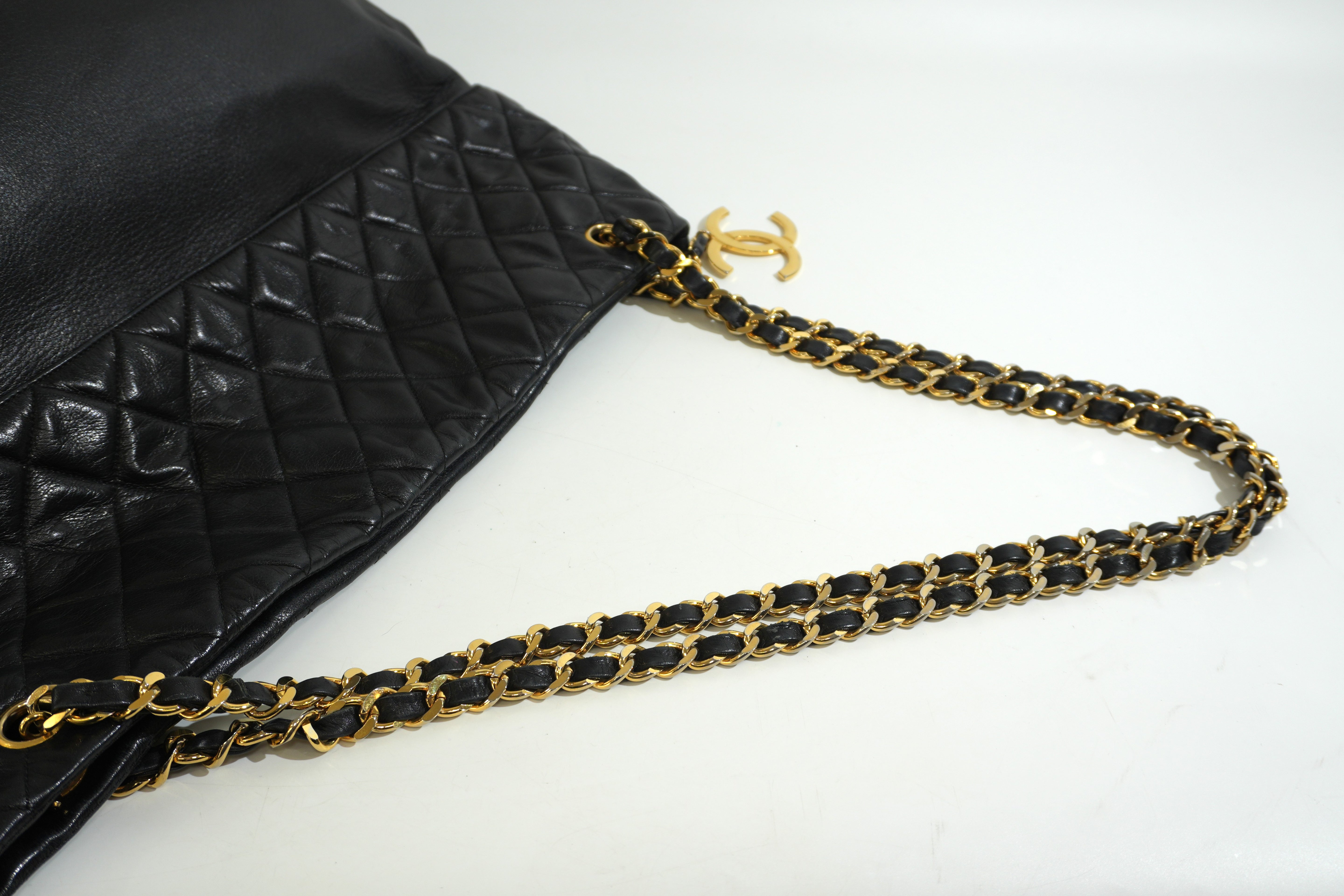 Pre-owned Chanel Lambskin Leather Huge Chain Tote Bag Black