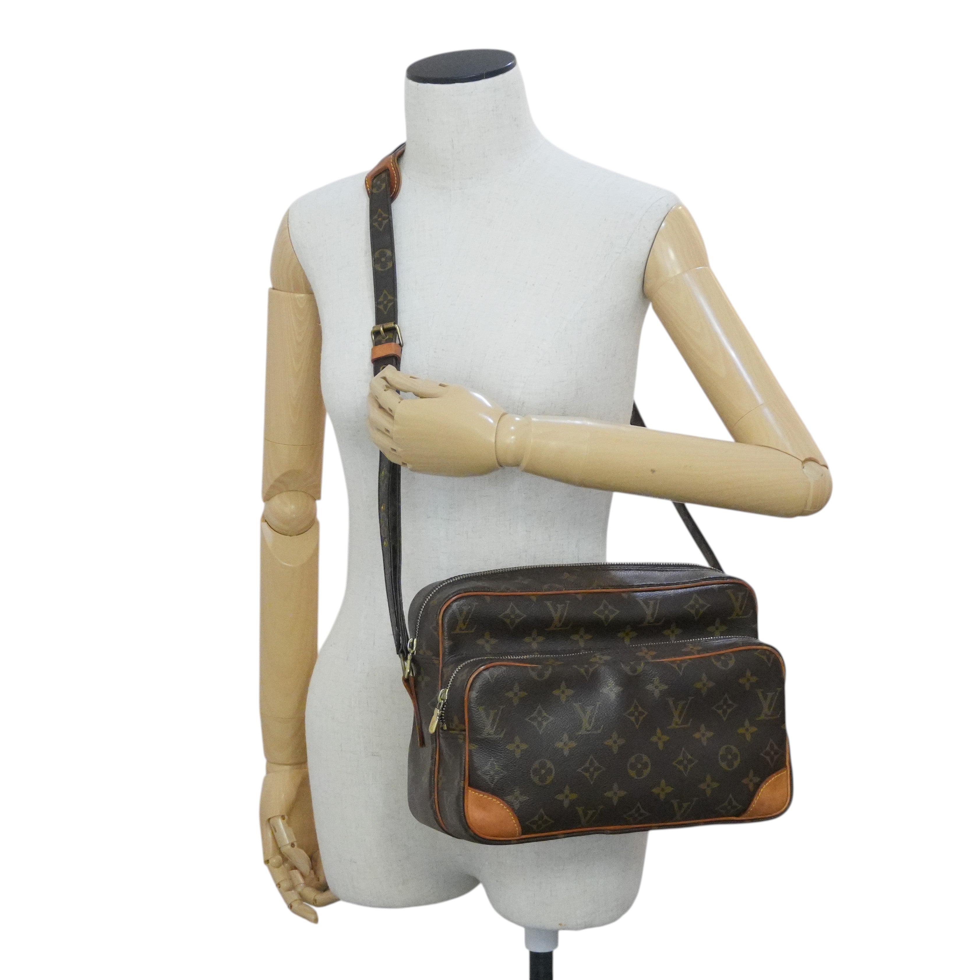 Pre-owned Louis Vuitton Monogram Nile Crossbody Bag