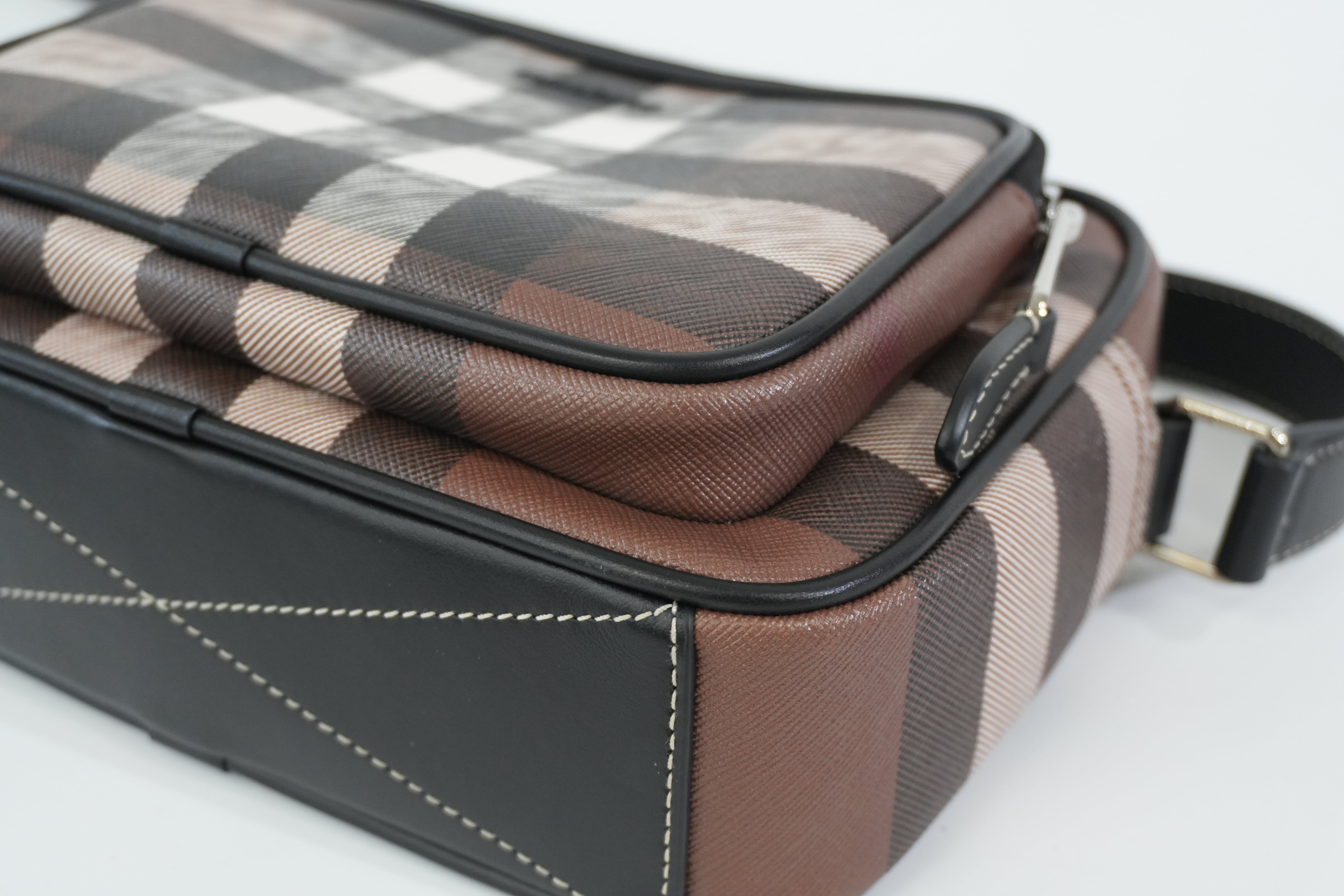 Pre-owned Burberry Paddy Crossbody Bag Brown