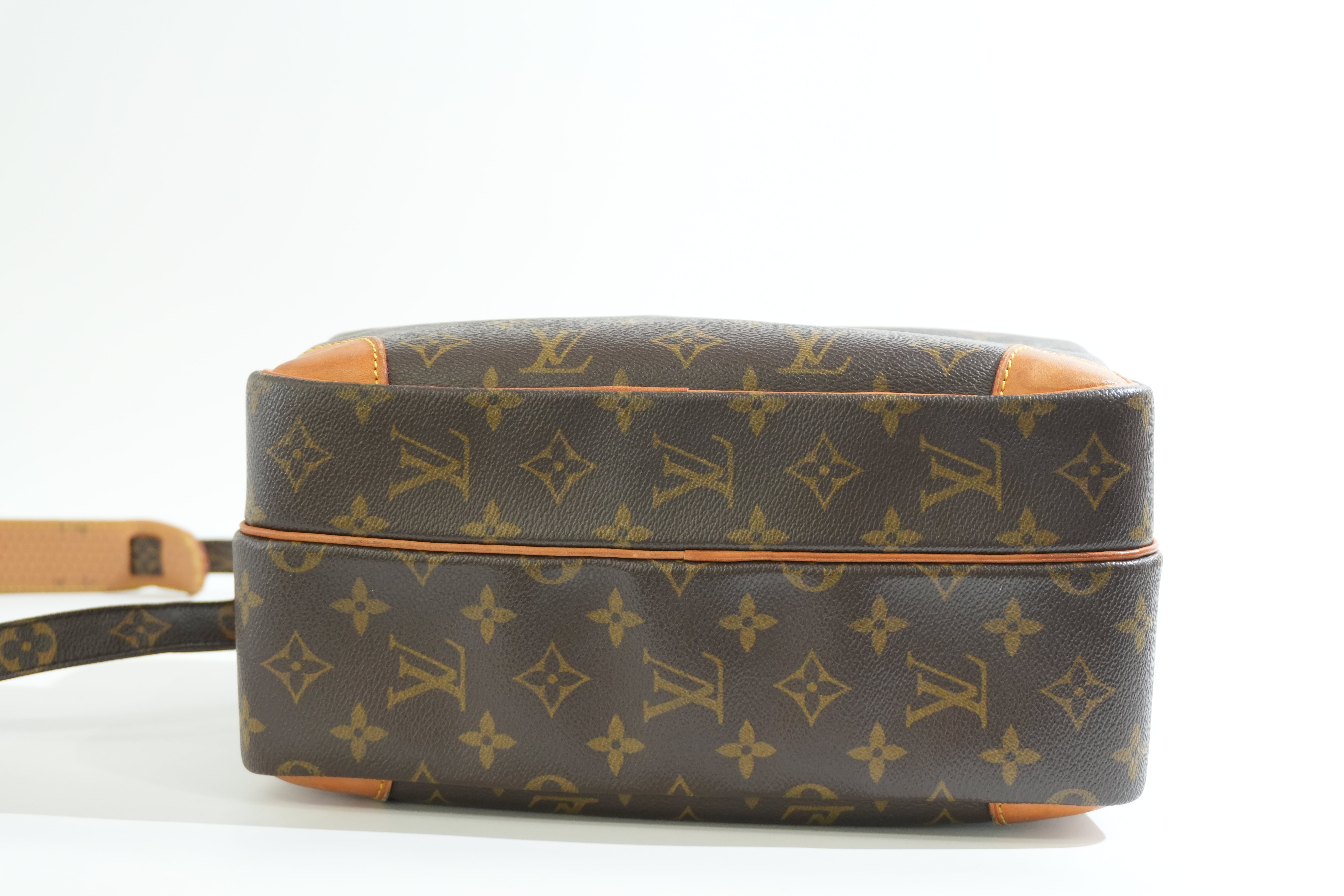 Pre-owned Louis Vuitton Monogram Nile Crossbody Bag
