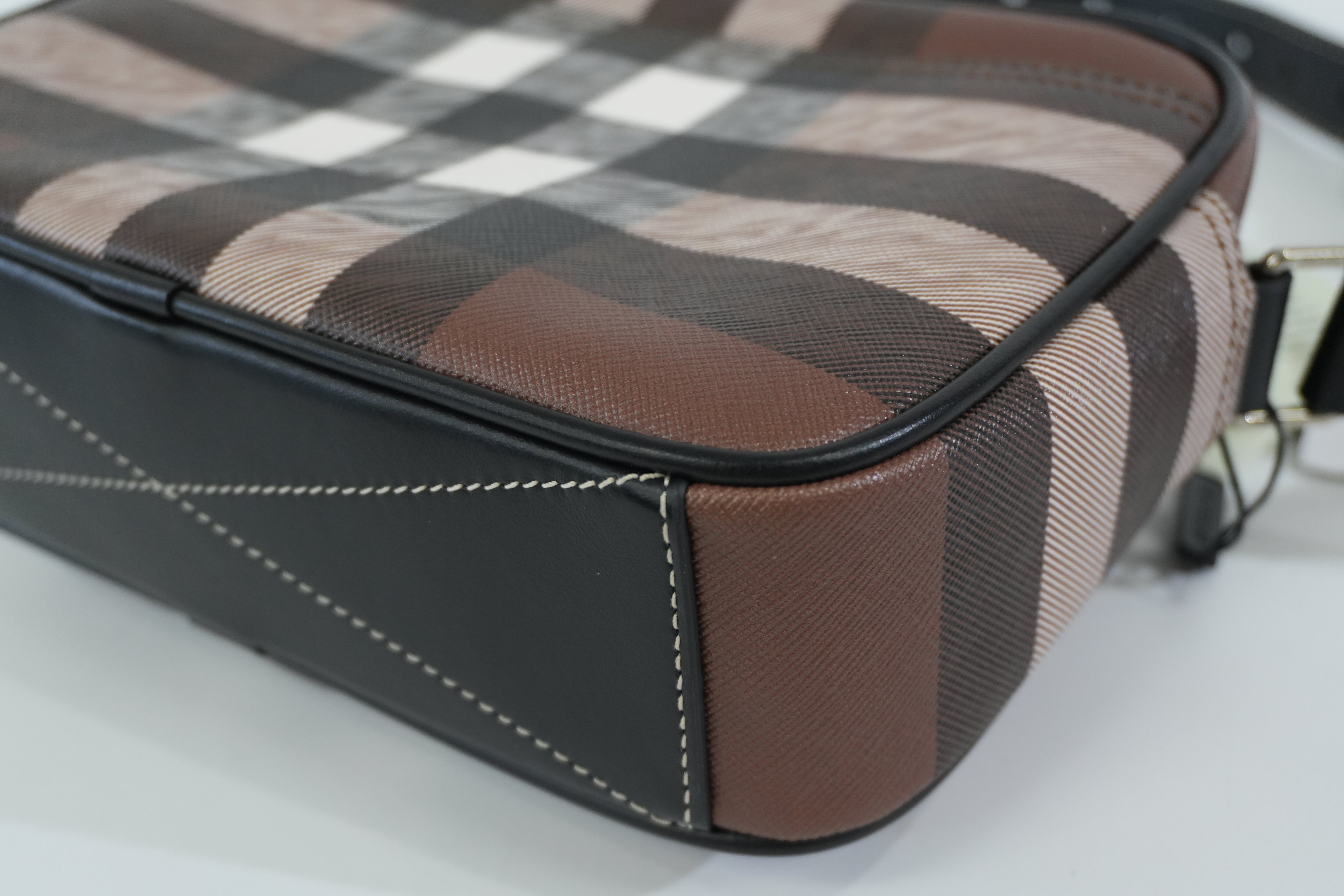 Pre-owned Burberry Paddy Crossbody Bag Brown