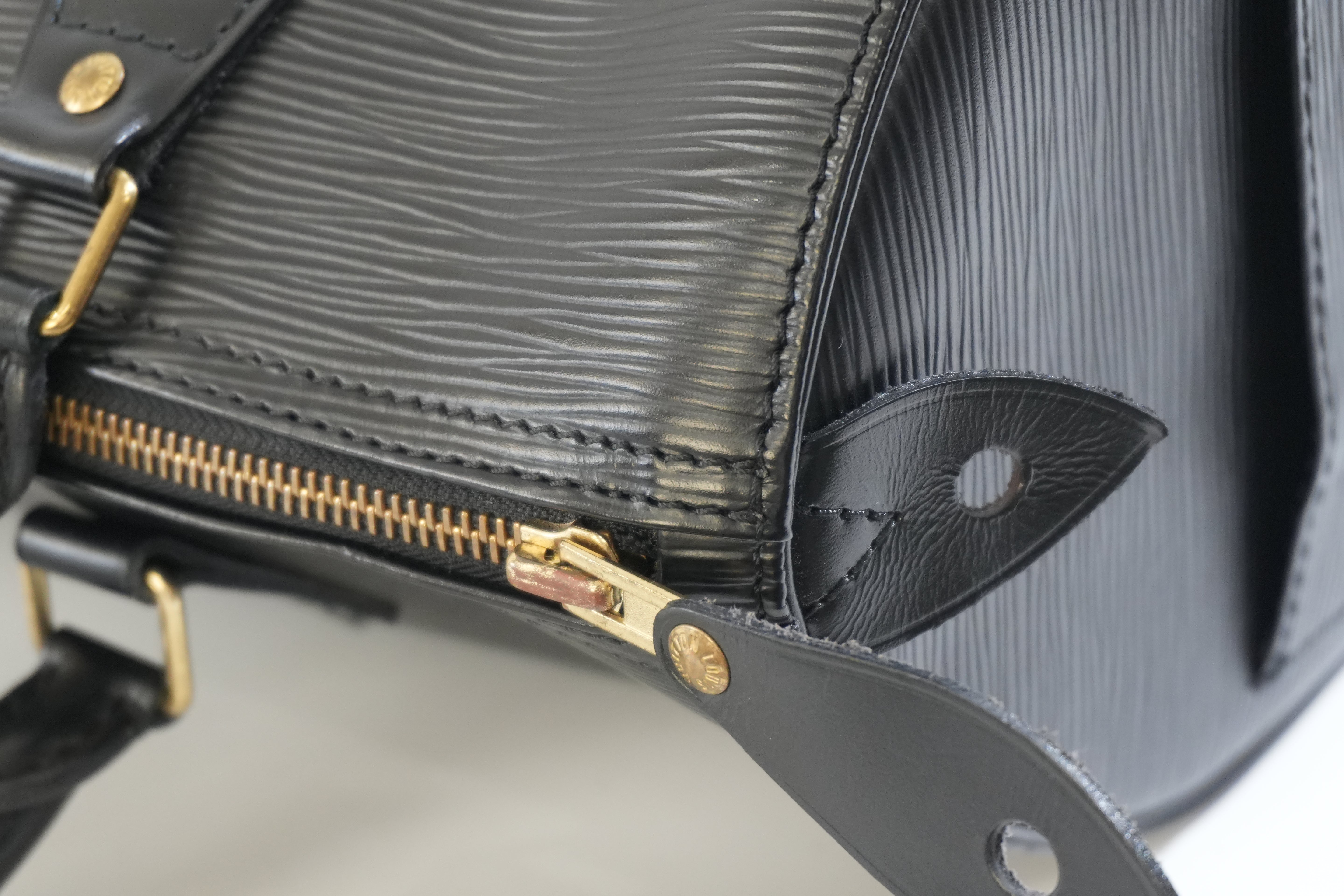 Pre-owned Louis Vuitton Epi Speedy 30 Handbag Black