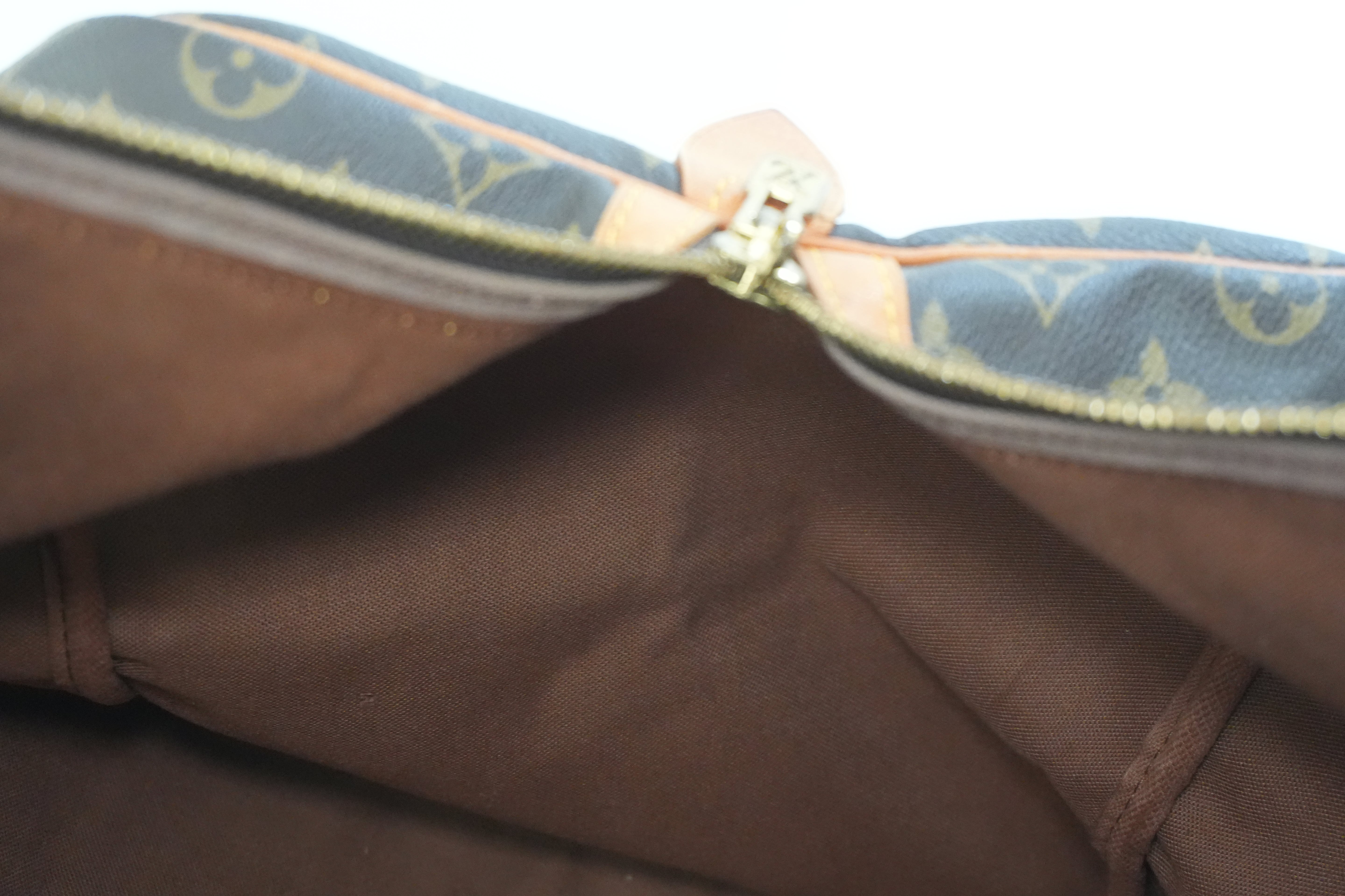 Pre-owned Louis Vuitton Monogram Sac Souple 55 Boston Bag