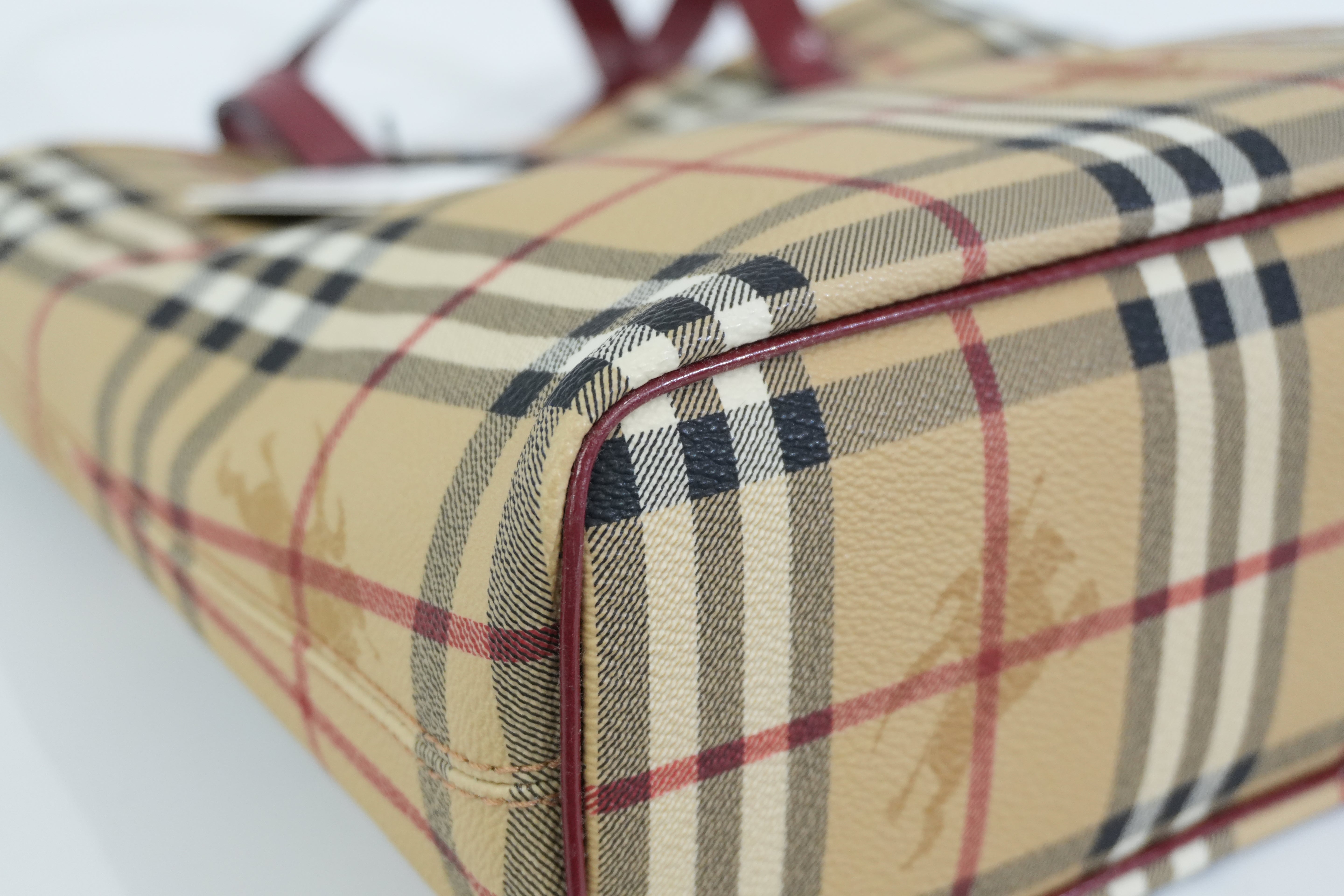 Pre-owned Burberry Nova Check Handbag Red