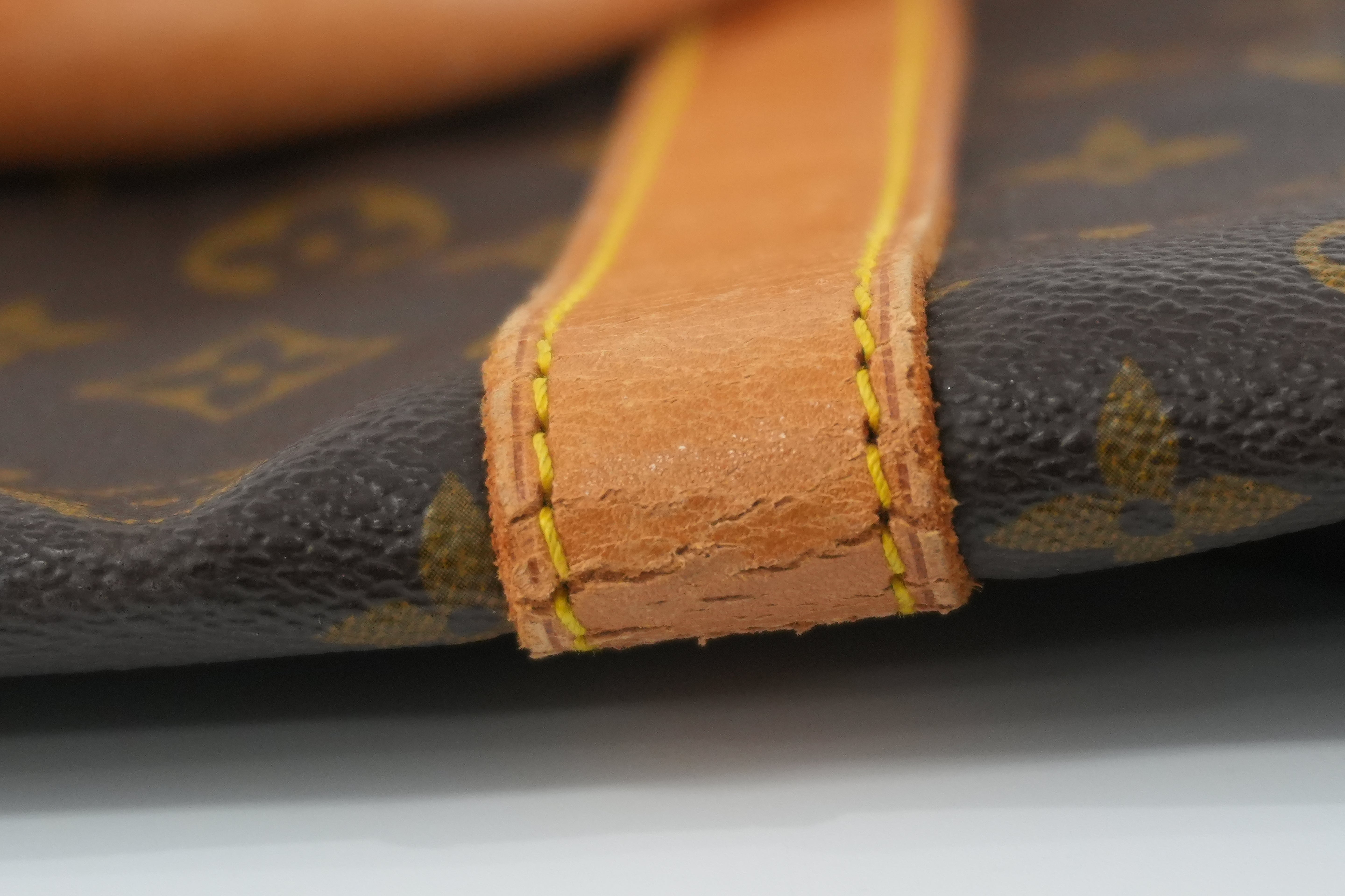 Pre-owned Louis Vuitton Monogram Keepall 60 Bandouliere