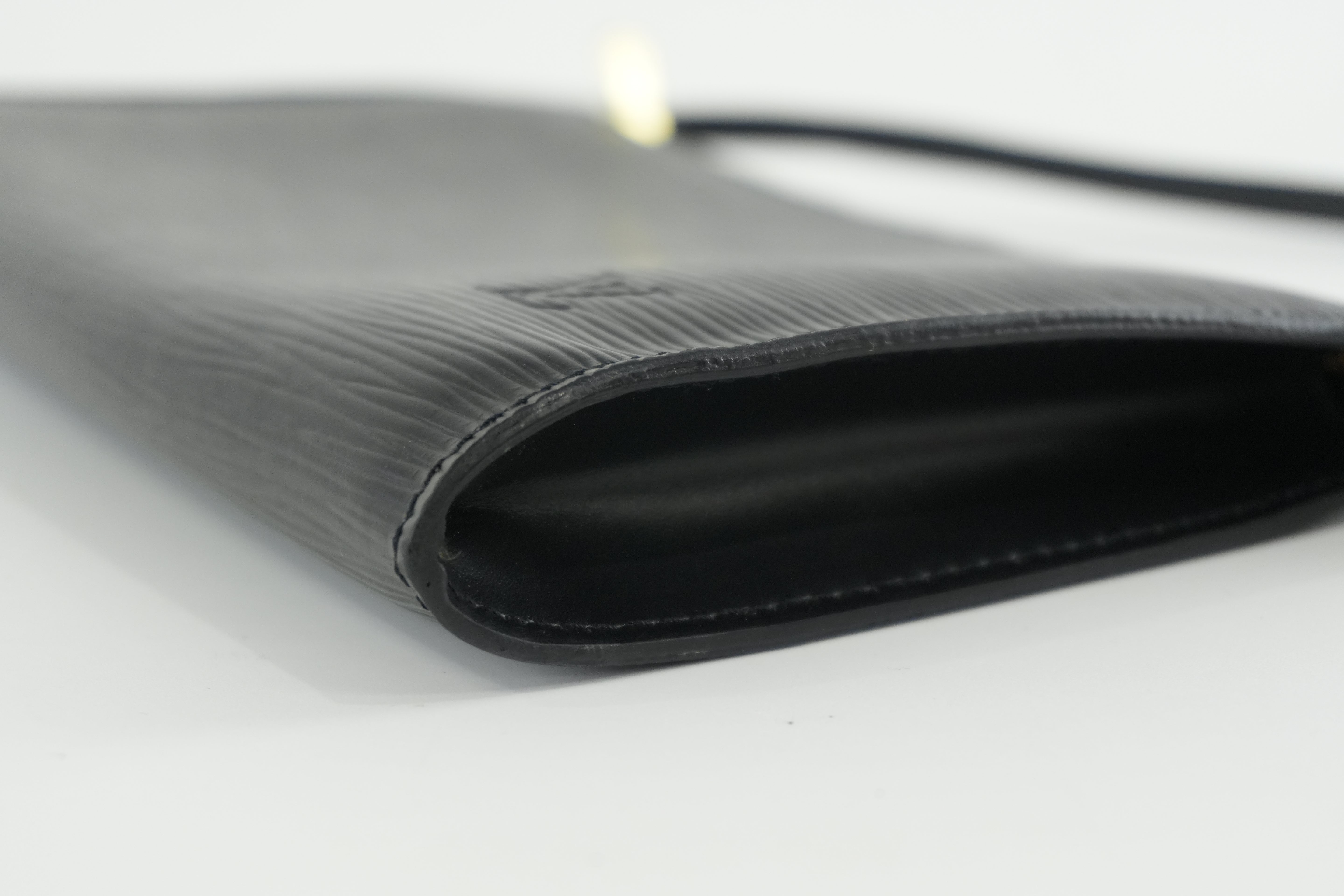 Louis Vuitton Epi Pochette Accessories Black Used