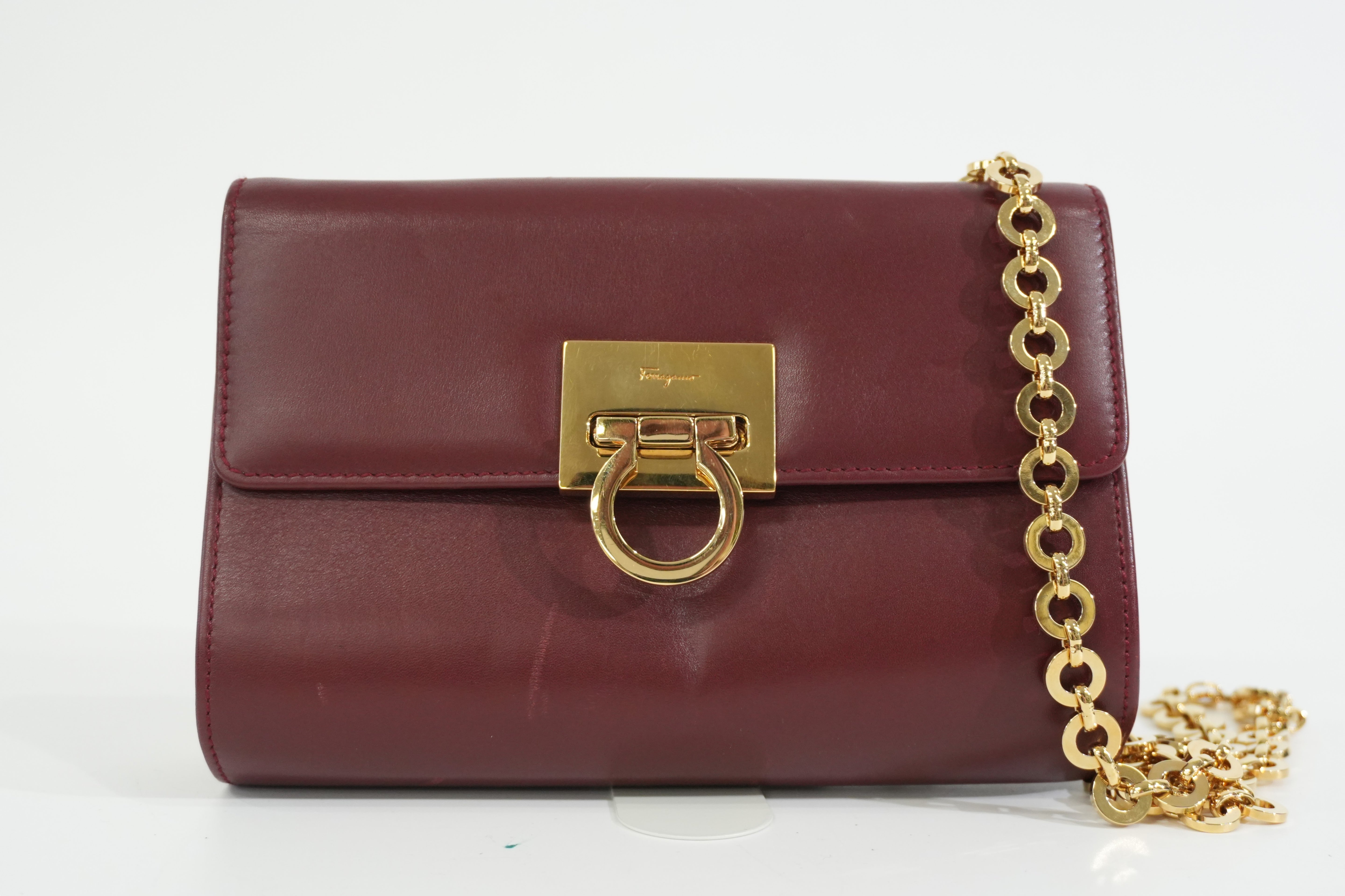 Pre-owned Salvatore Ferragamo Wallet on Chain Burgundy