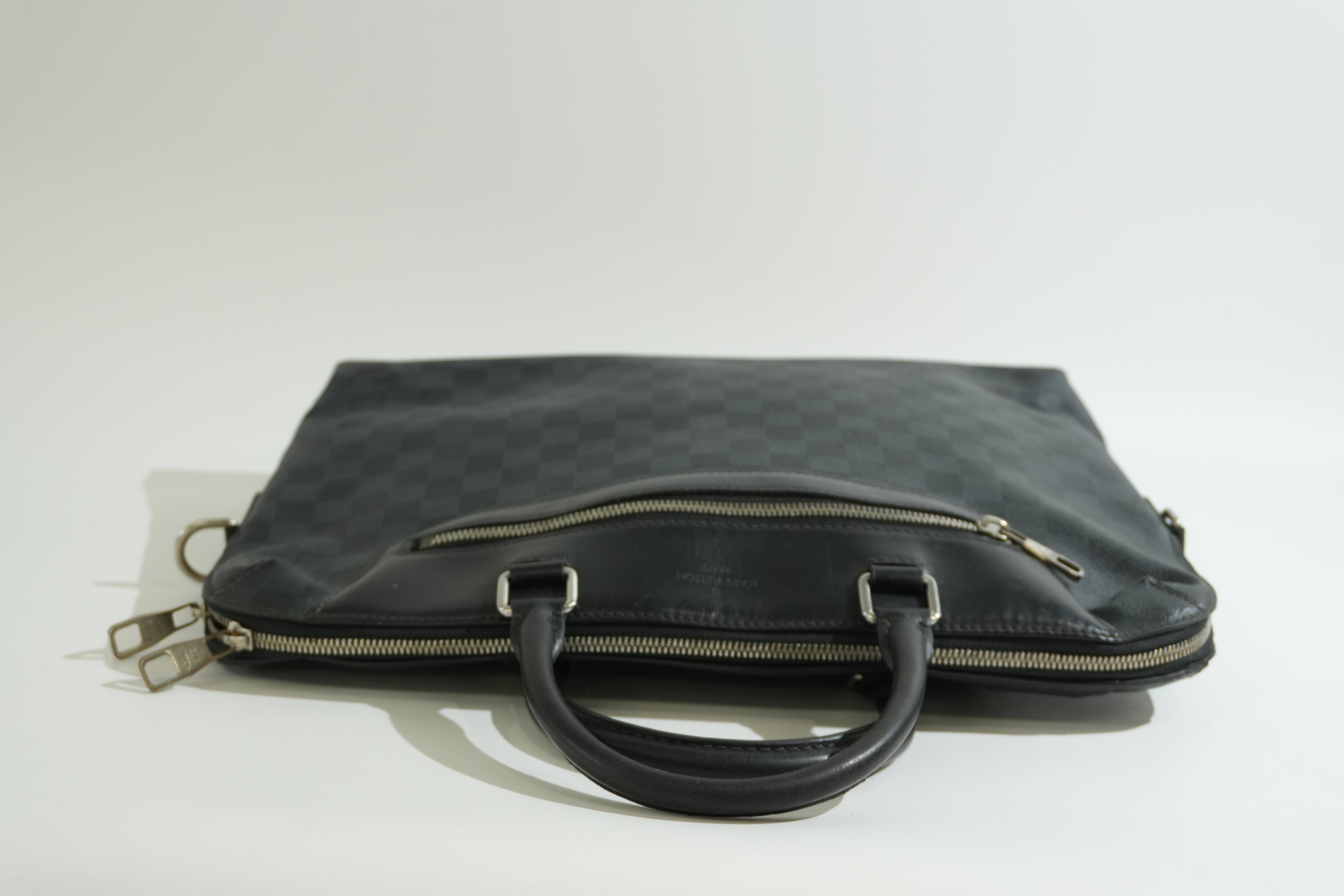 Pre-owned Louis Vuitton Damier Graphite Messenger Handbag