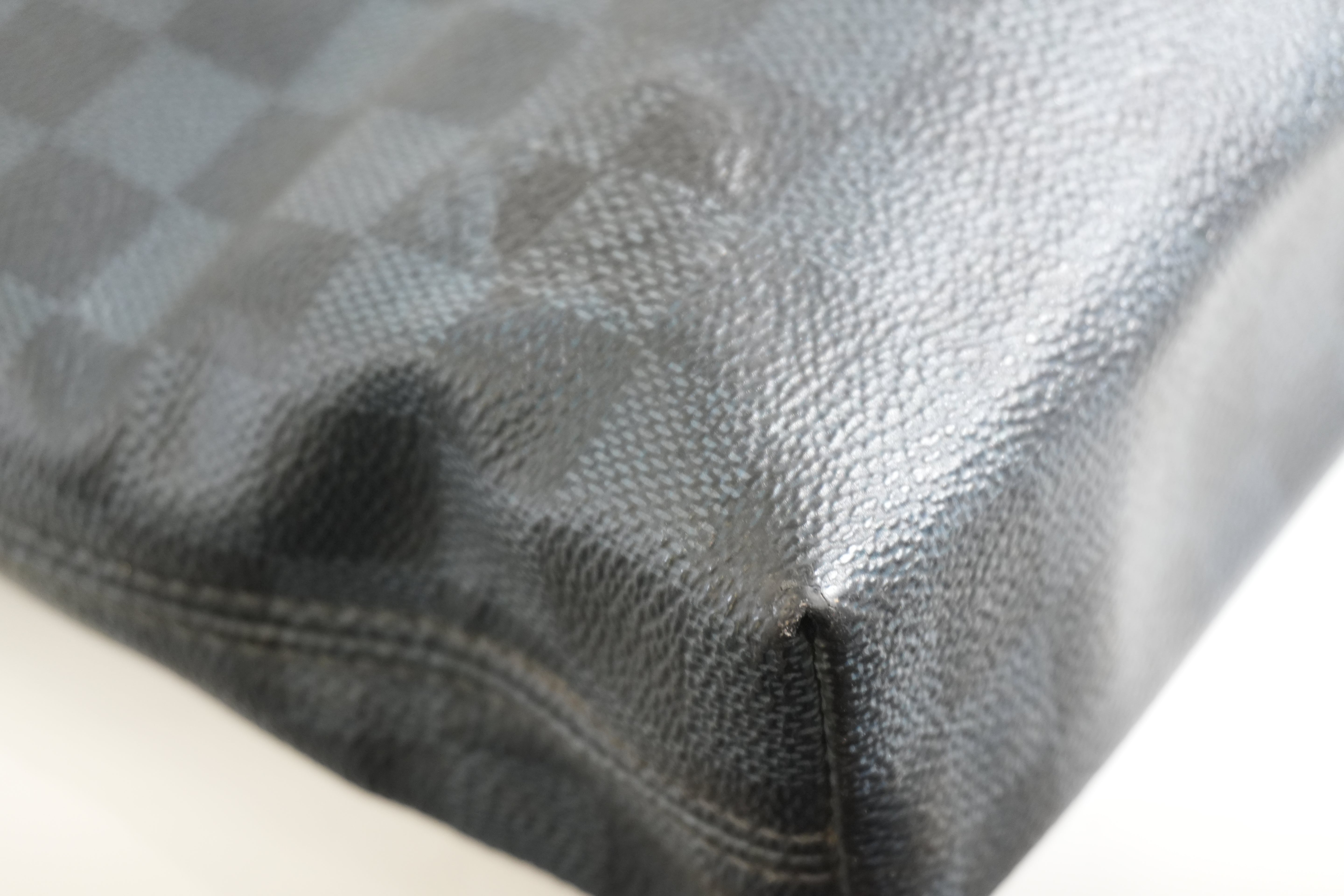 Pre-owned Louis Vuitton Damier Graphite Messenger Handbag
