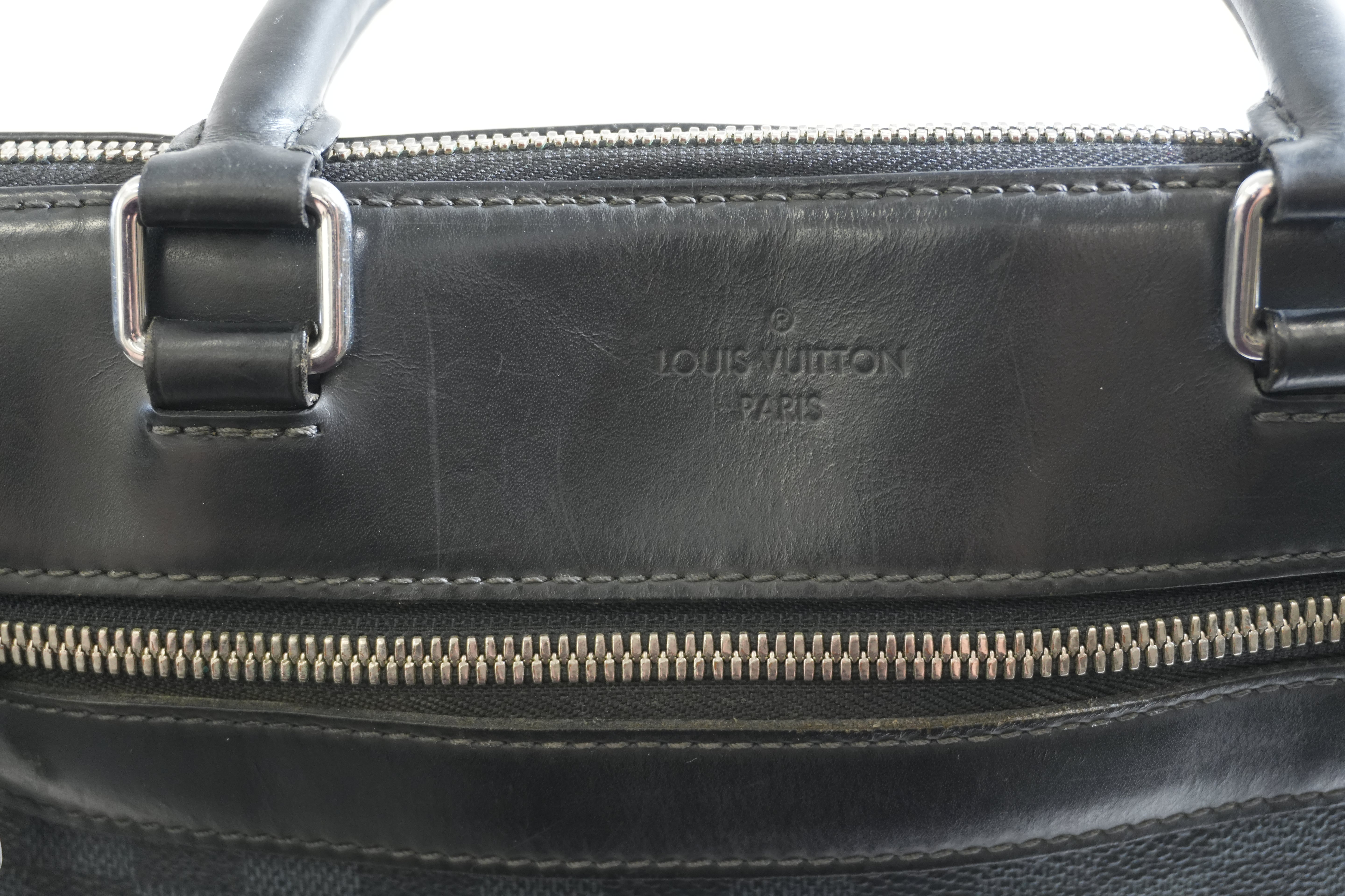 Pre-owned Louis Vuitton Damier Graphite Messenger Handbag