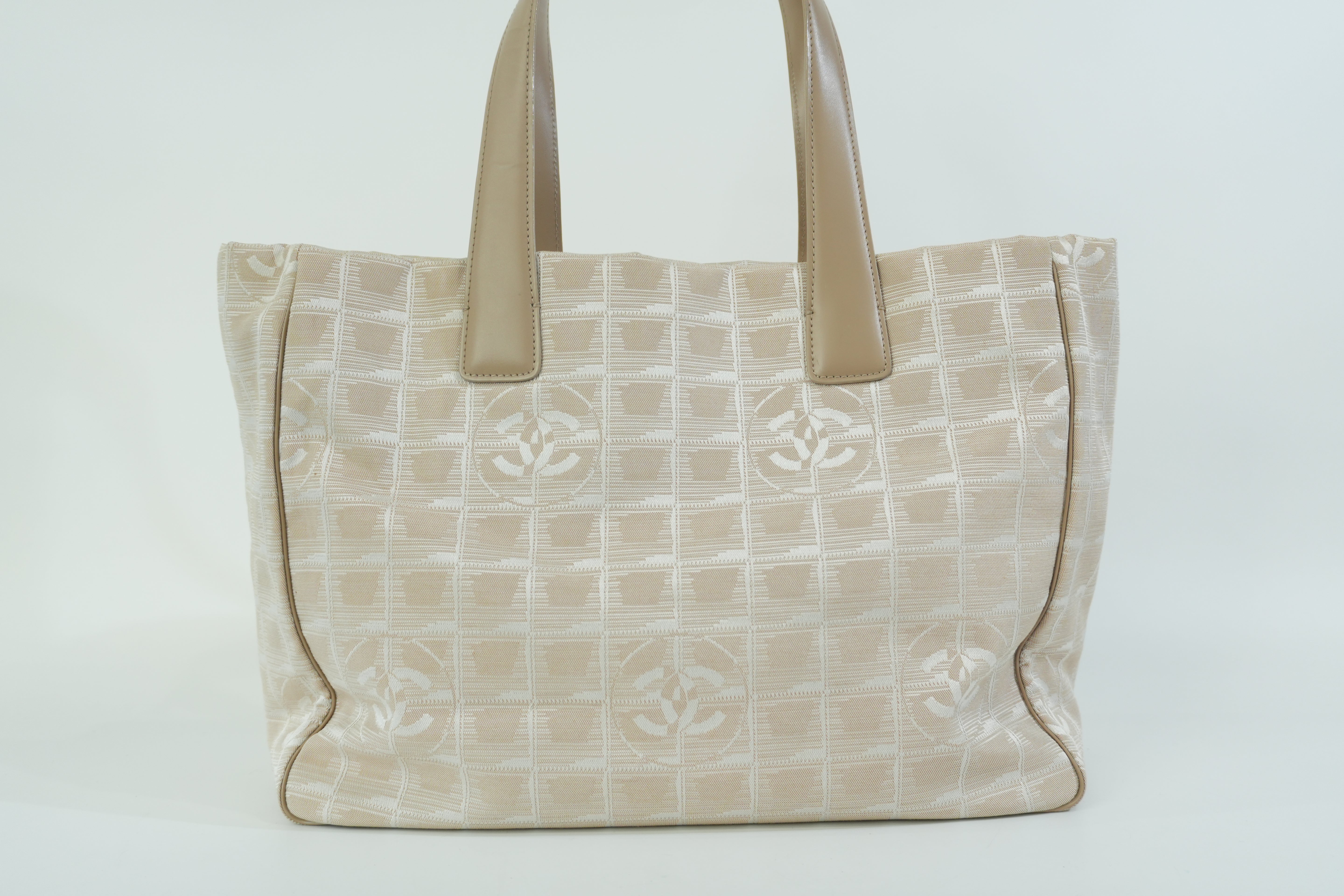 Pre-owned Chanel New Travel Line Tote Bag Beige