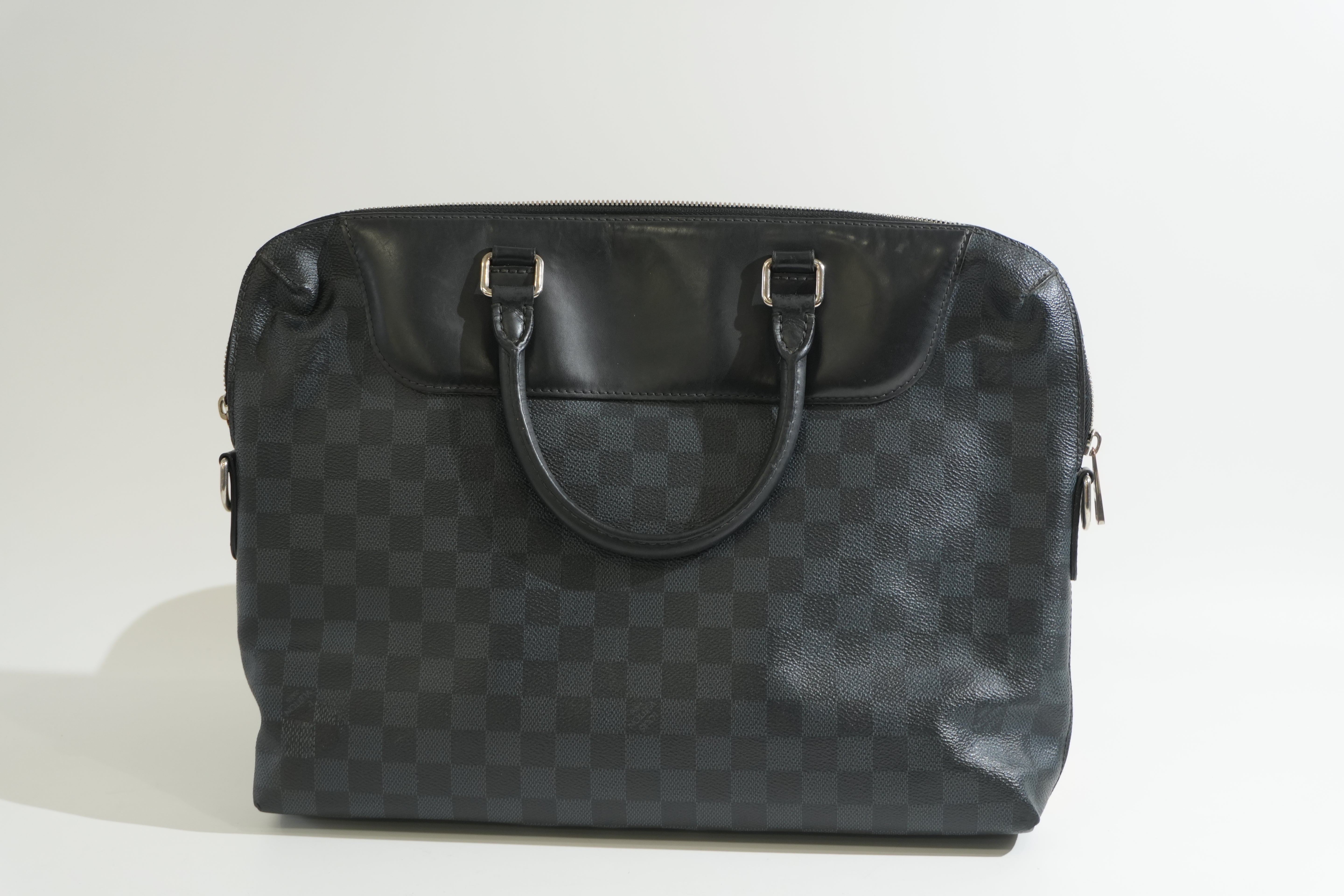 Pre-owned Louis Vuitton Damier Graphite Messenger Handbag