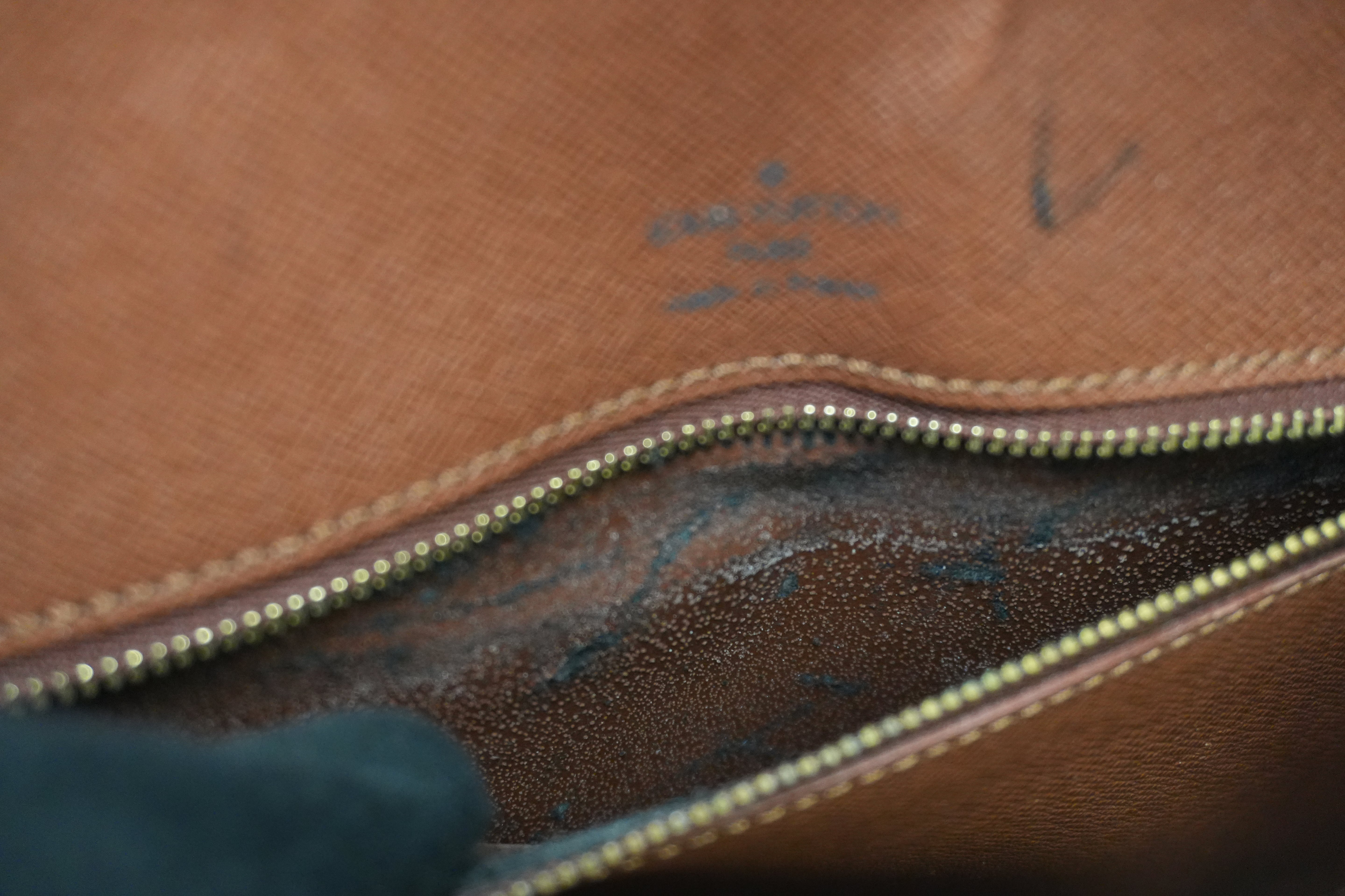 Pre-owned Louis Vuitton Monogram Saint Cloud GM Shoulder Bag