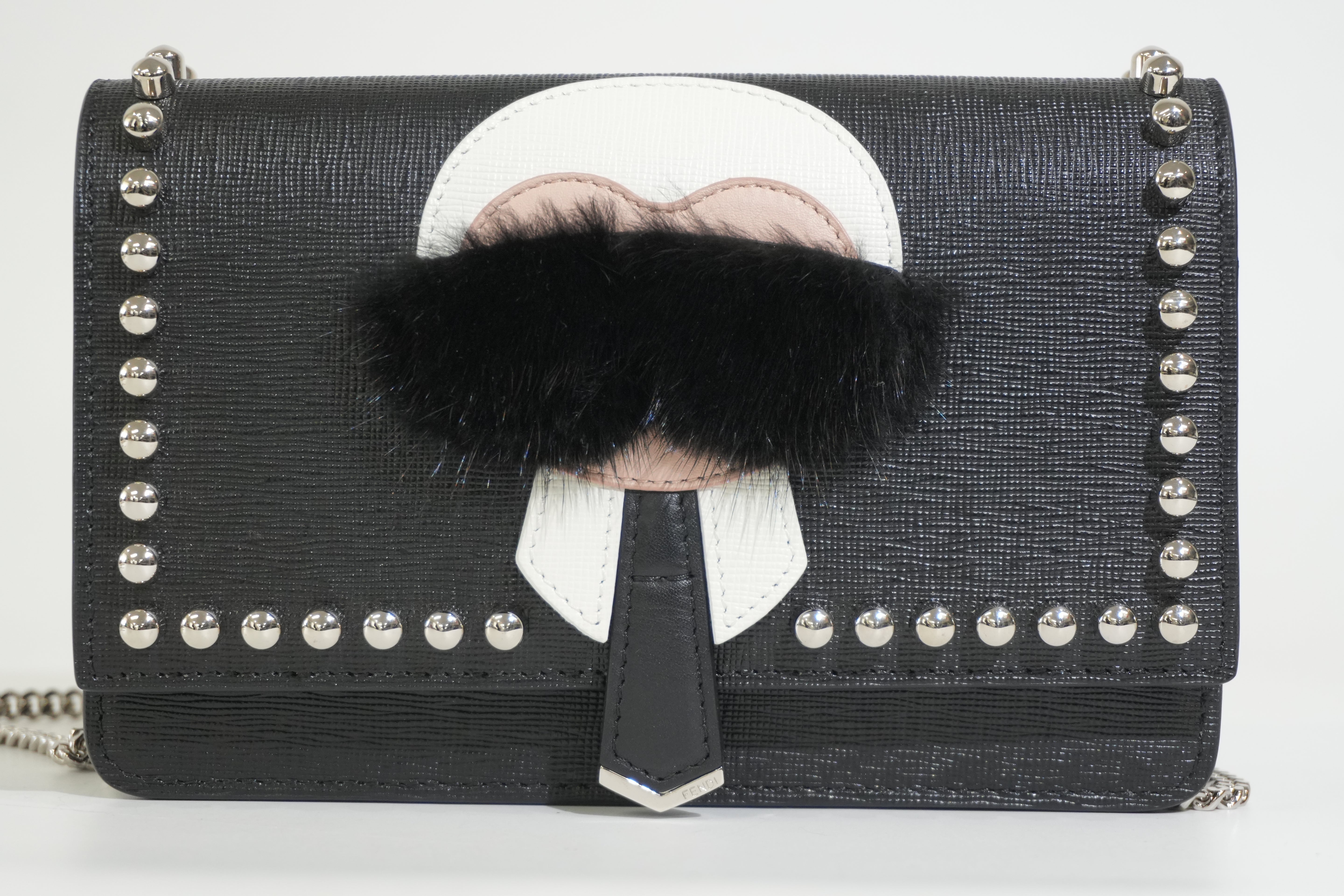 Pre-Owned FENDI Carlito Wallet on Chain Black