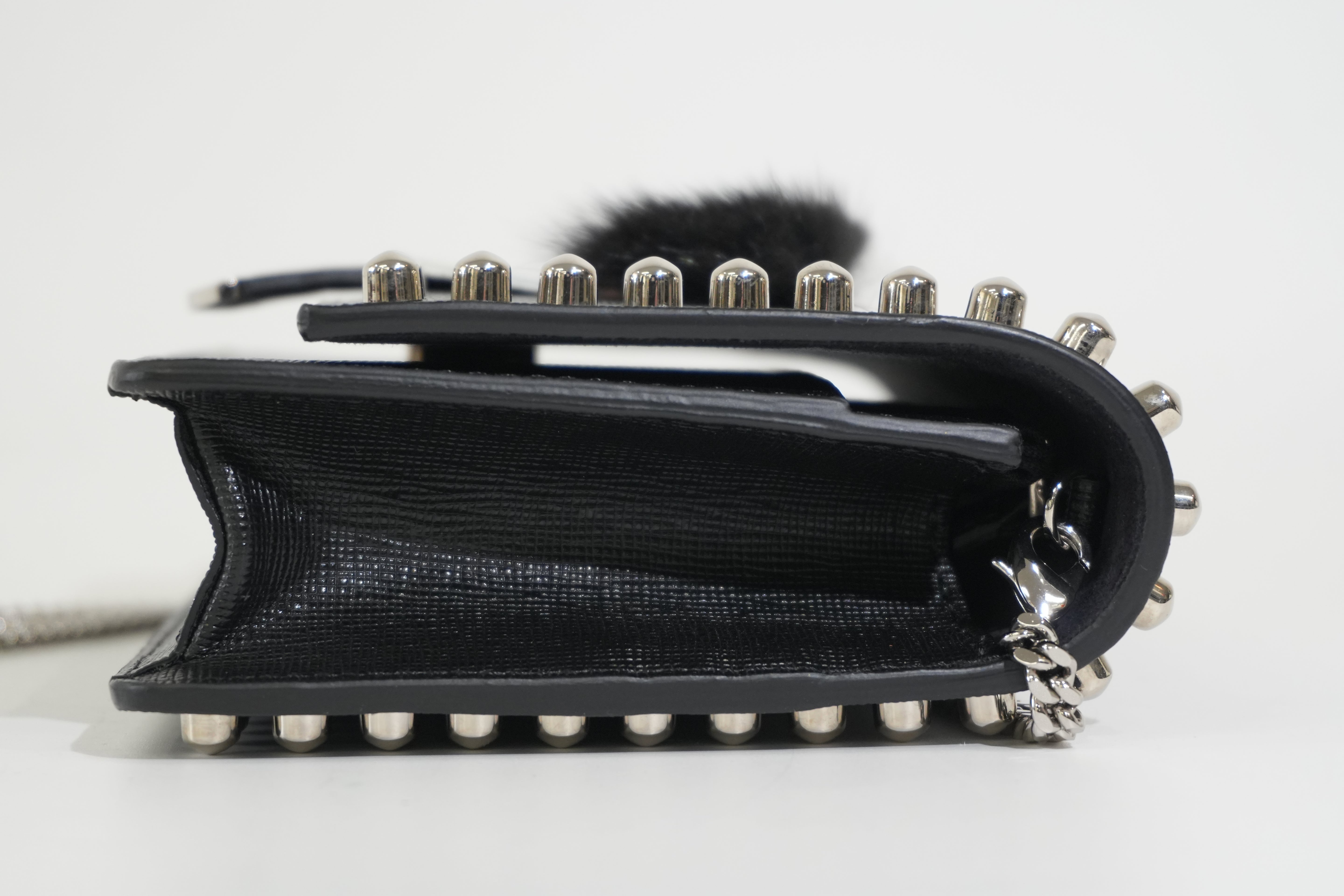 Pre-Owned FENDI Carlito Wallet on Chain Black