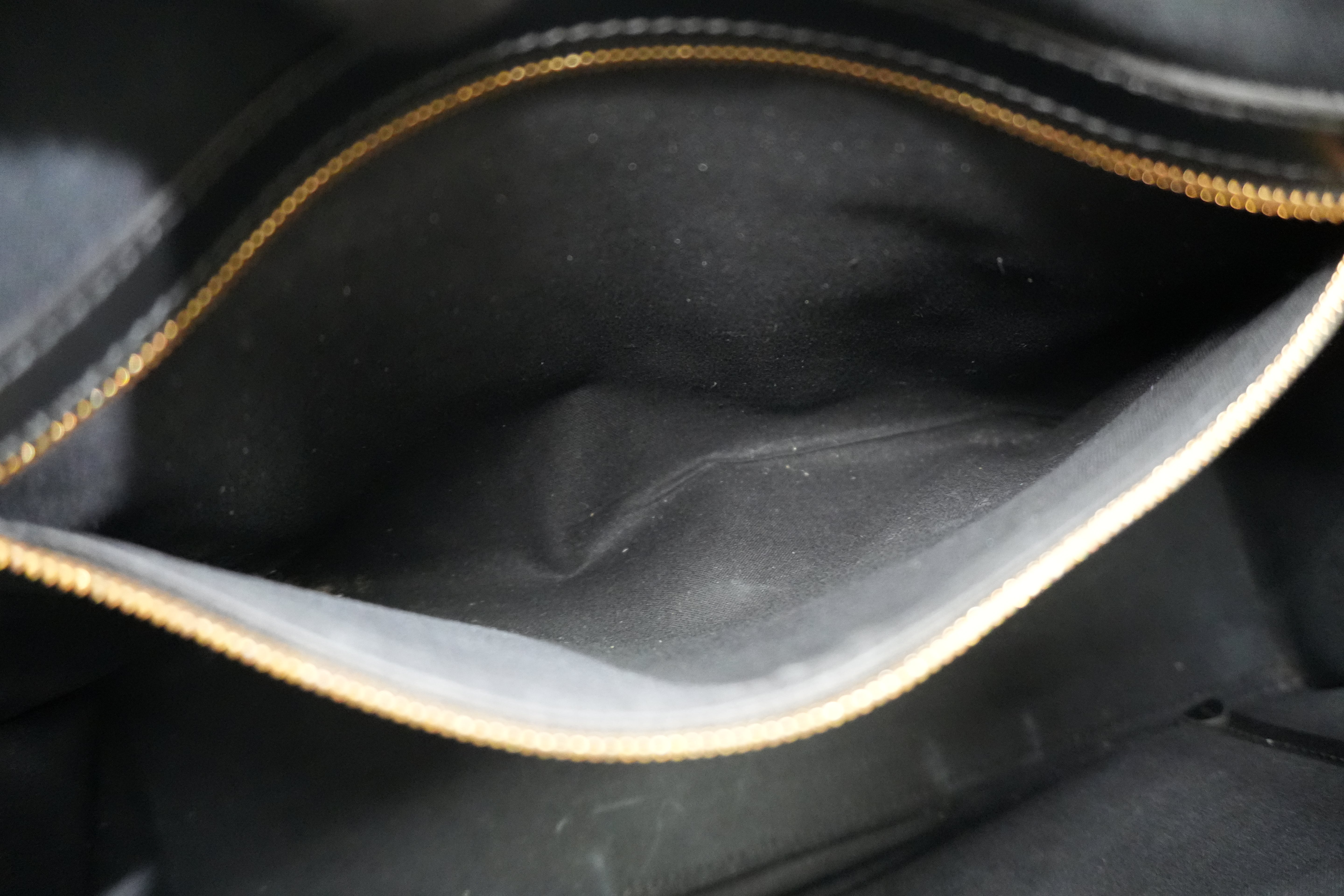 Pre-owned Balenciaga Neo Navy Handbag Black and White