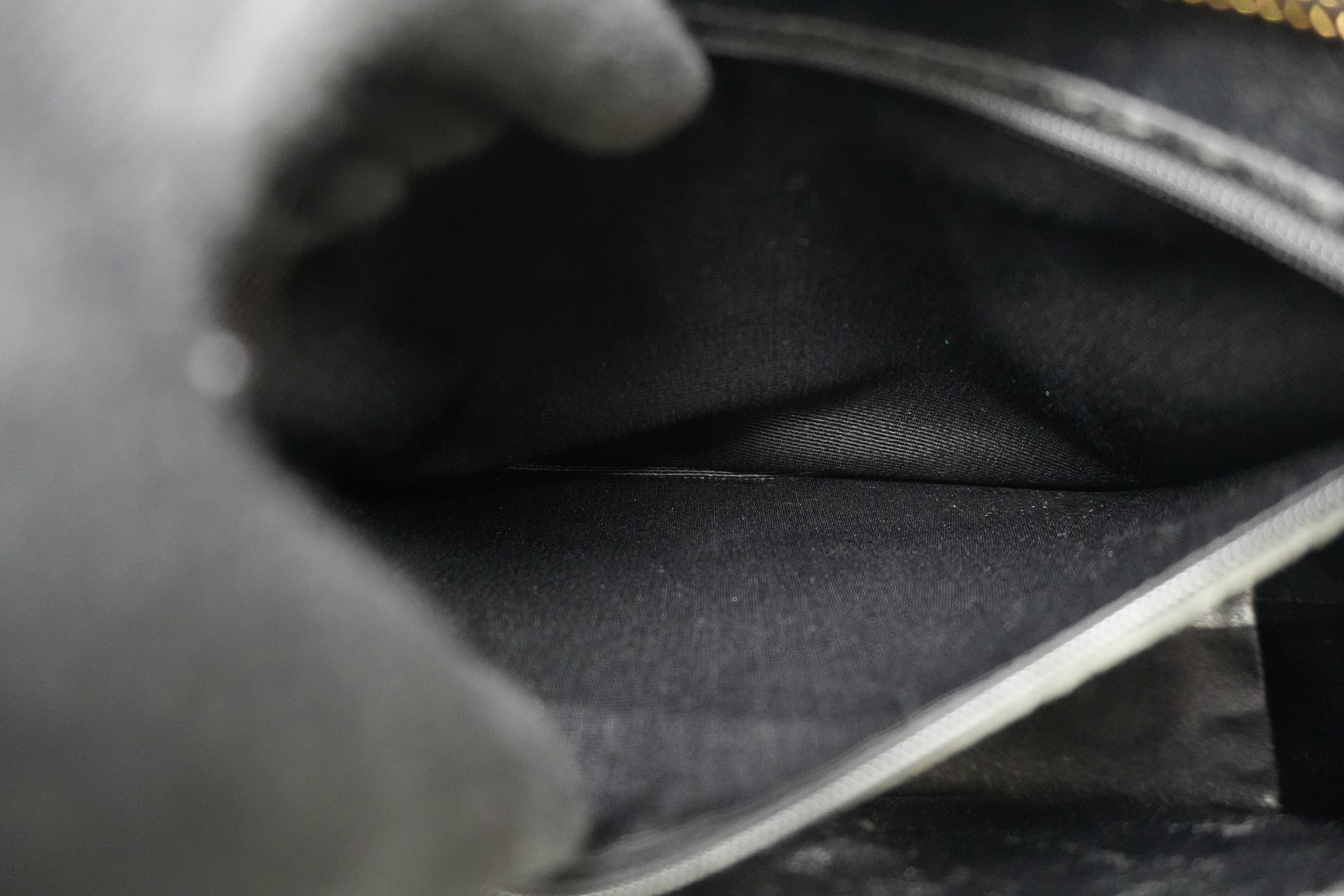 Pre-owned Chanel Medallion Caviar Tote Bag Gold Hardware Black