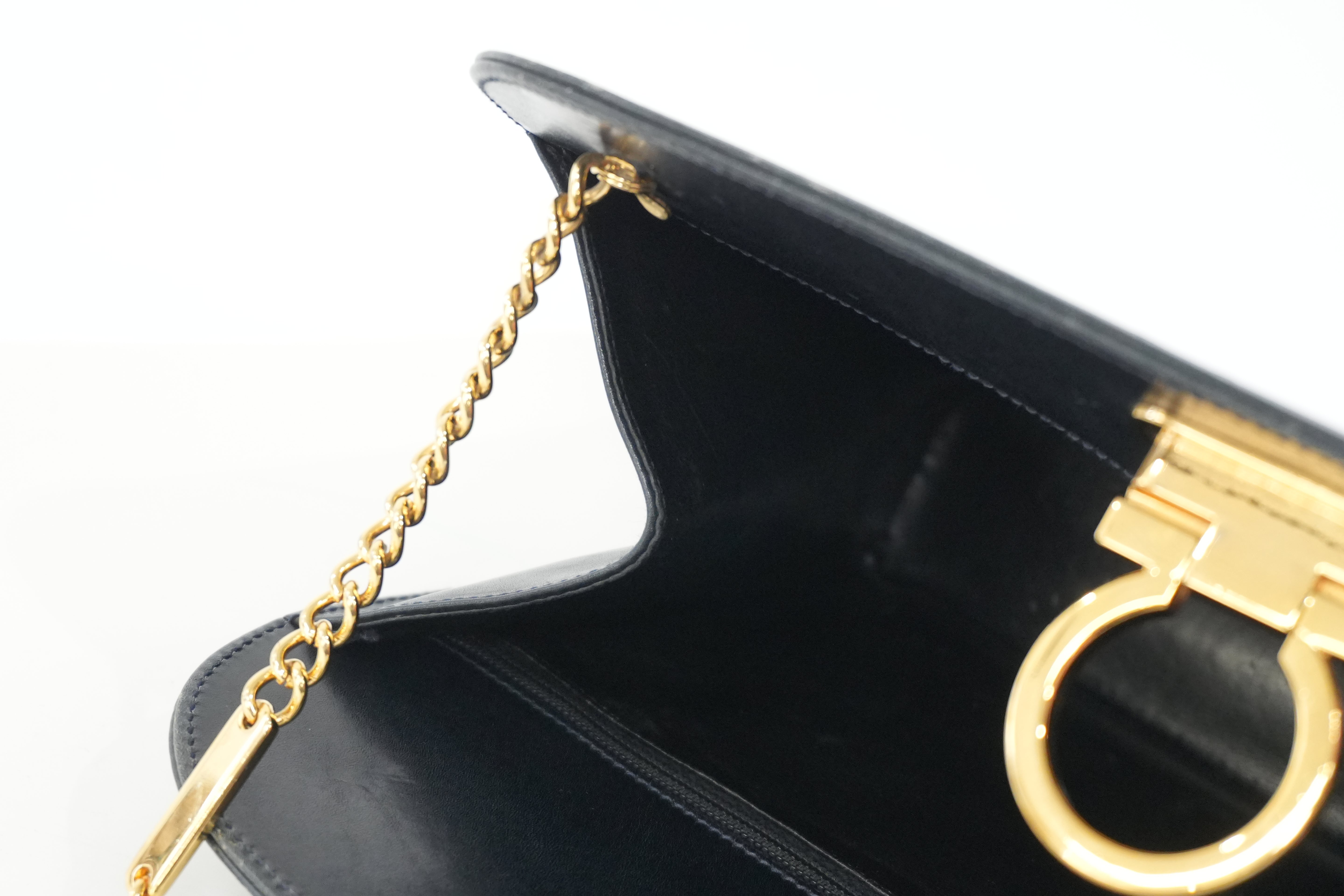 Pre-owned Ferragamo Chain Shoulder Bag Blue