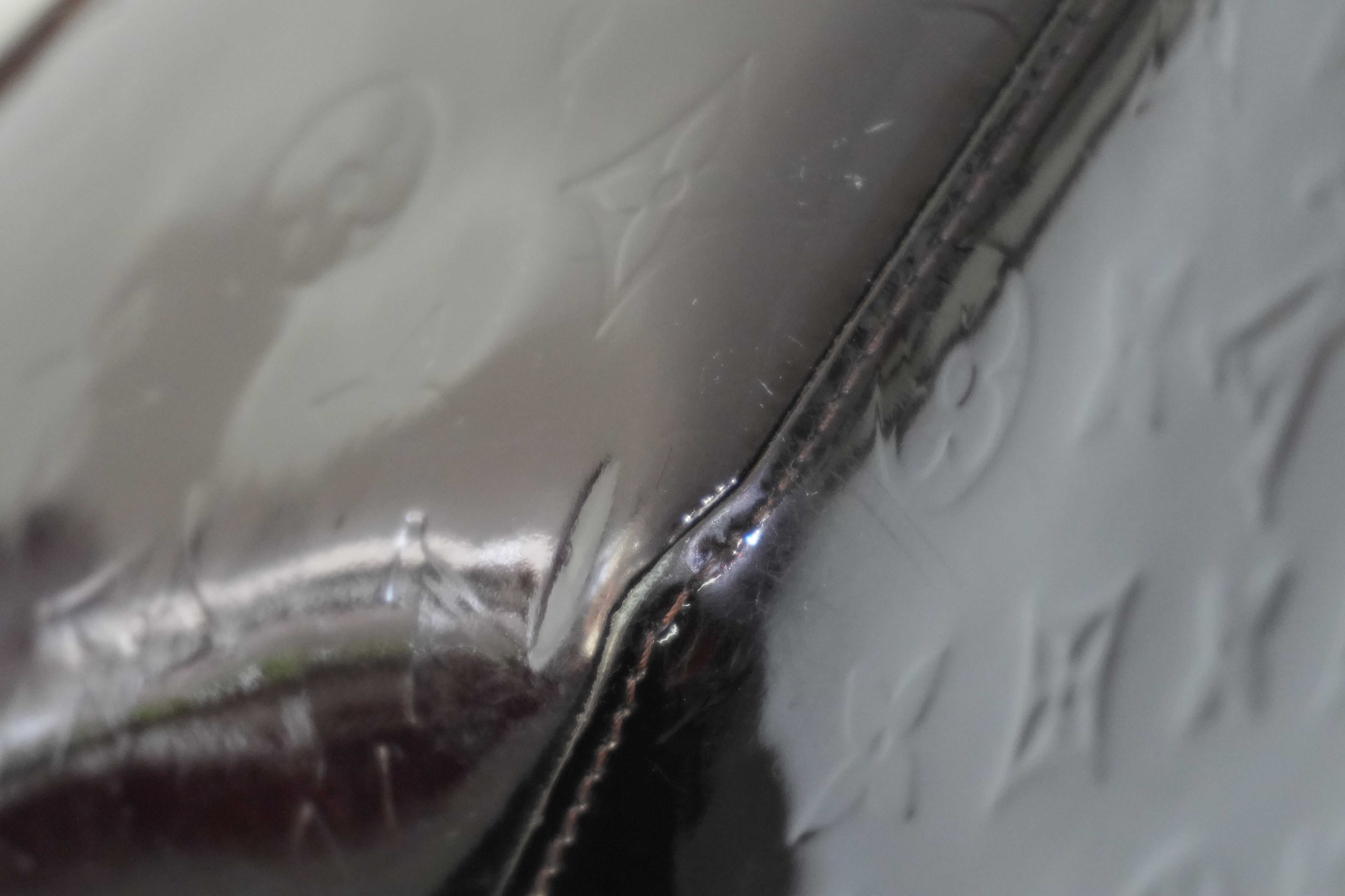 Pre-owned Louis Vuitton Vernis Bellevue Handbag Purple