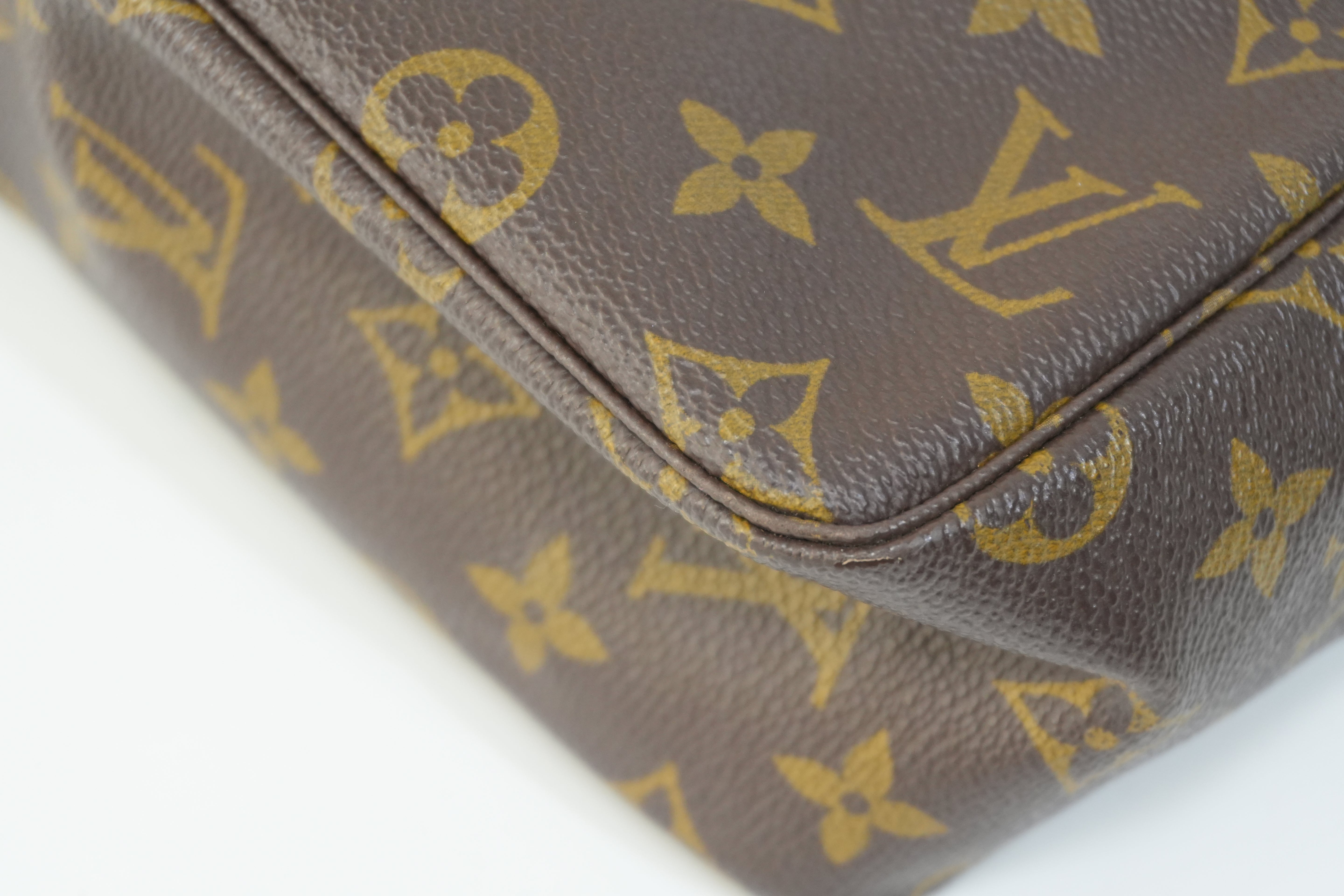 Pre-owned Louis Vuitton Monogram Trousse 28 Pouch
