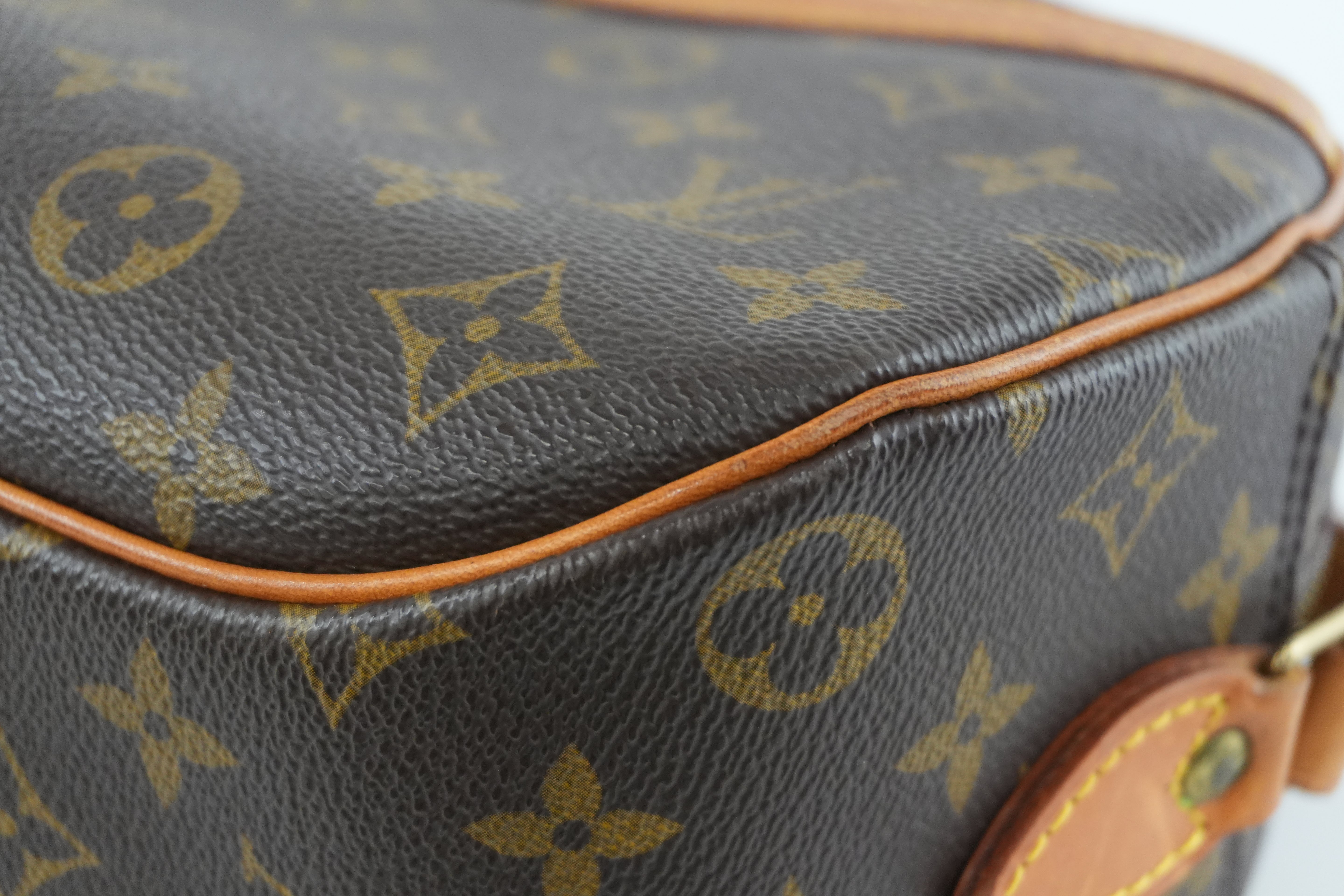 Pre-owned Louis Vuitton Monogram Blois Crossbody