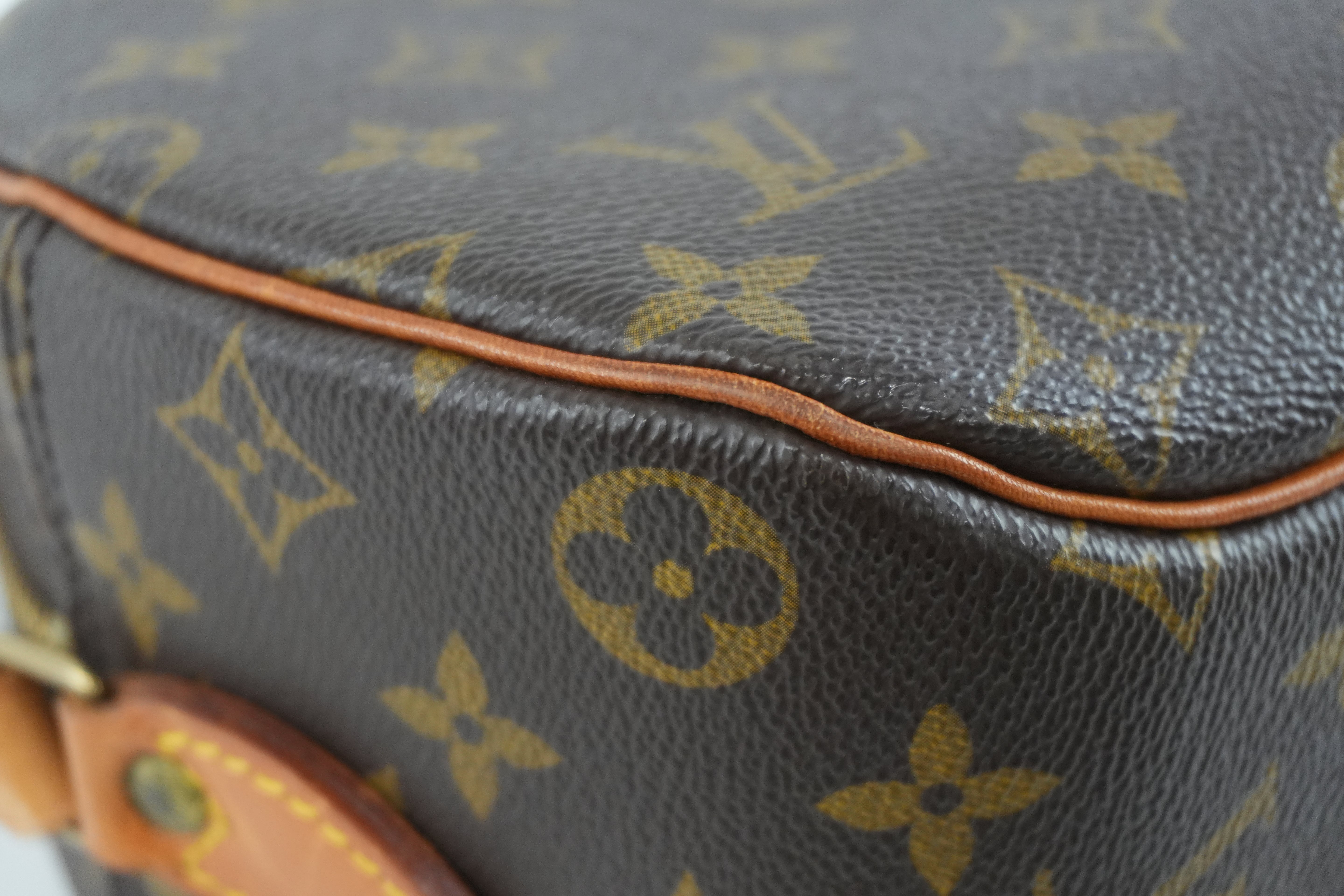 Pre-owned Louis Vuitton Monogram Blois Crossbody