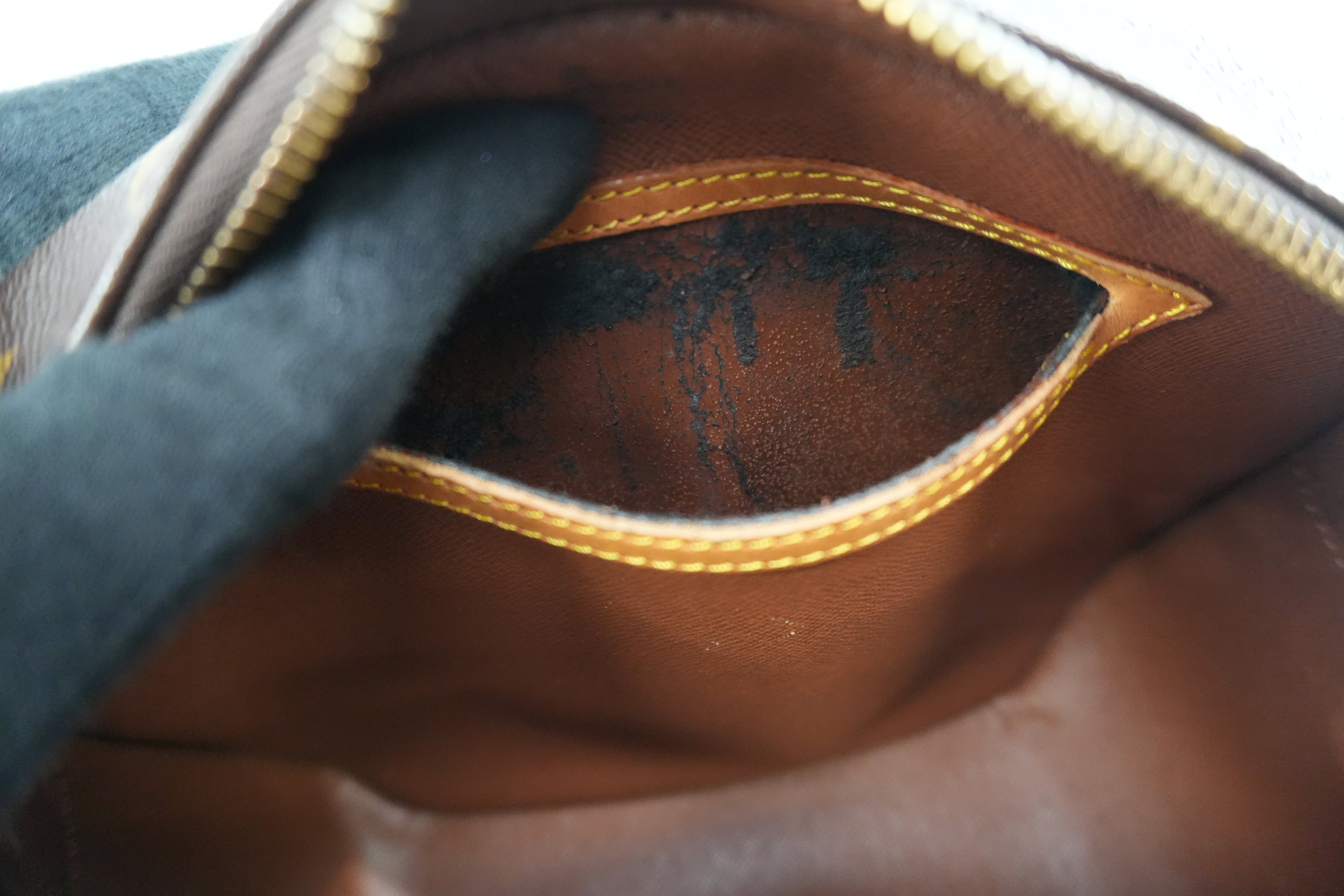 Pre-owned Louis Vuitton Monogram Blois Crossbody