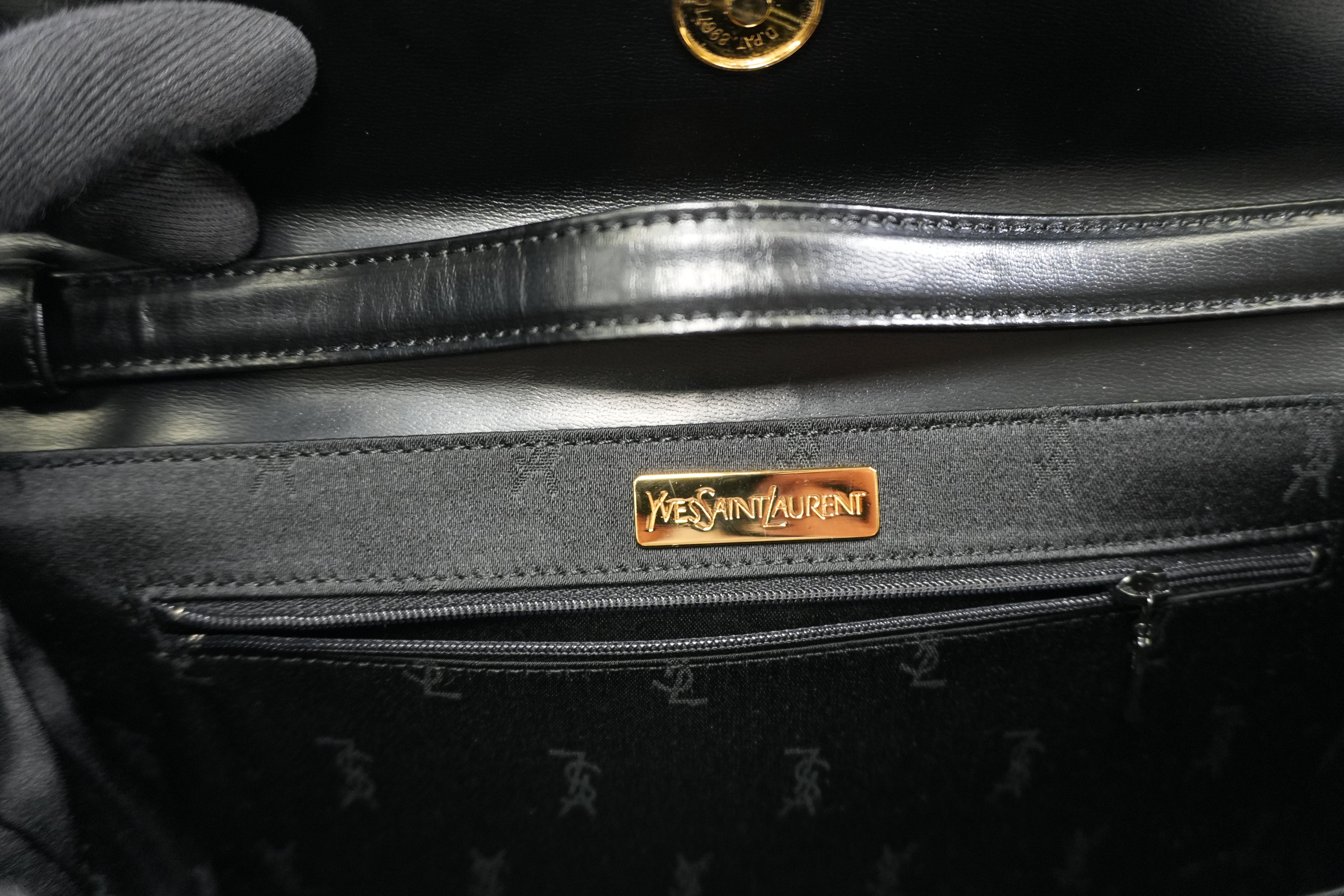 Pre-owned Saint Laurent Shoulder Bag Black
