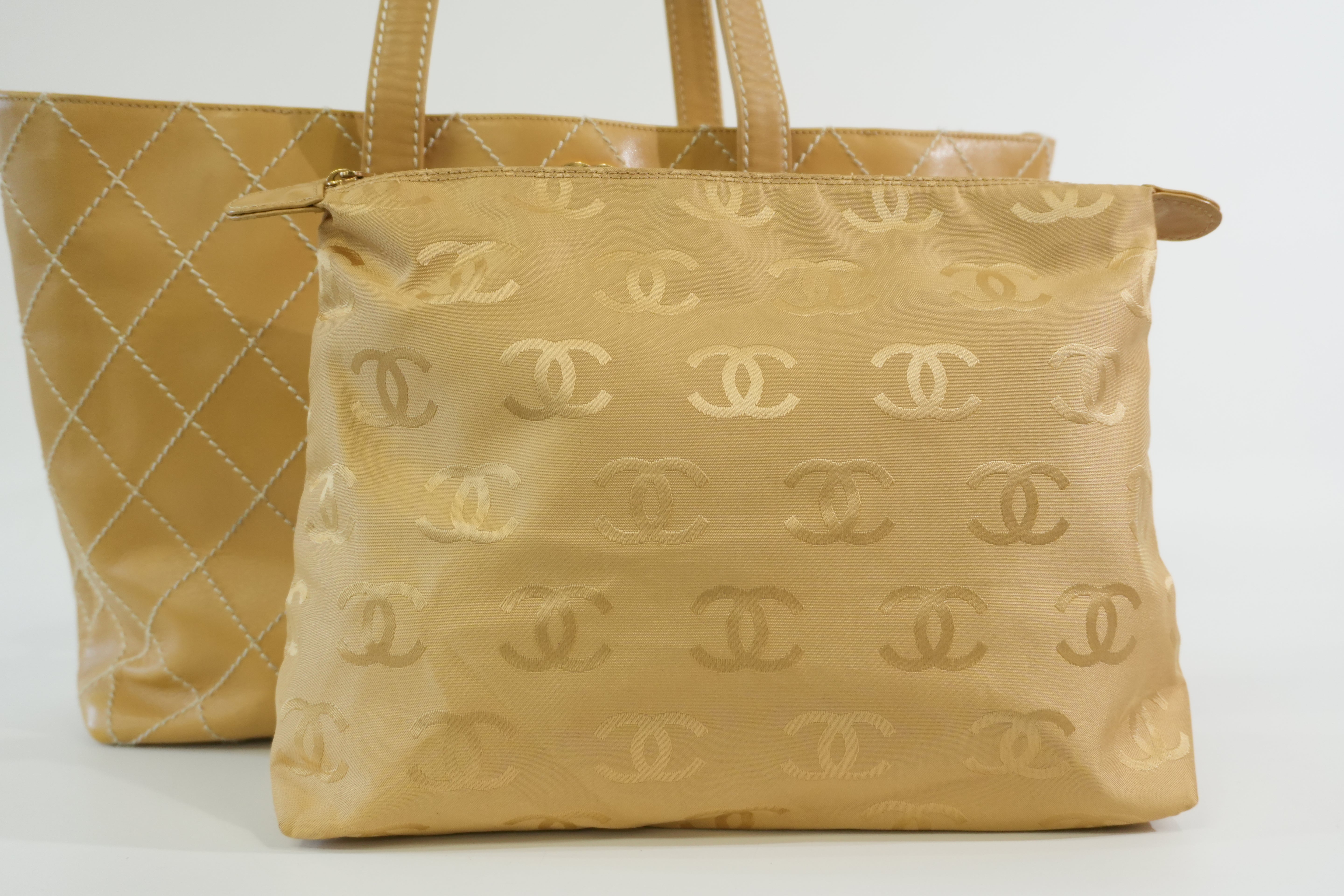 Pre-owned Chanel Wild Stitch Shoulder Bag Beige
