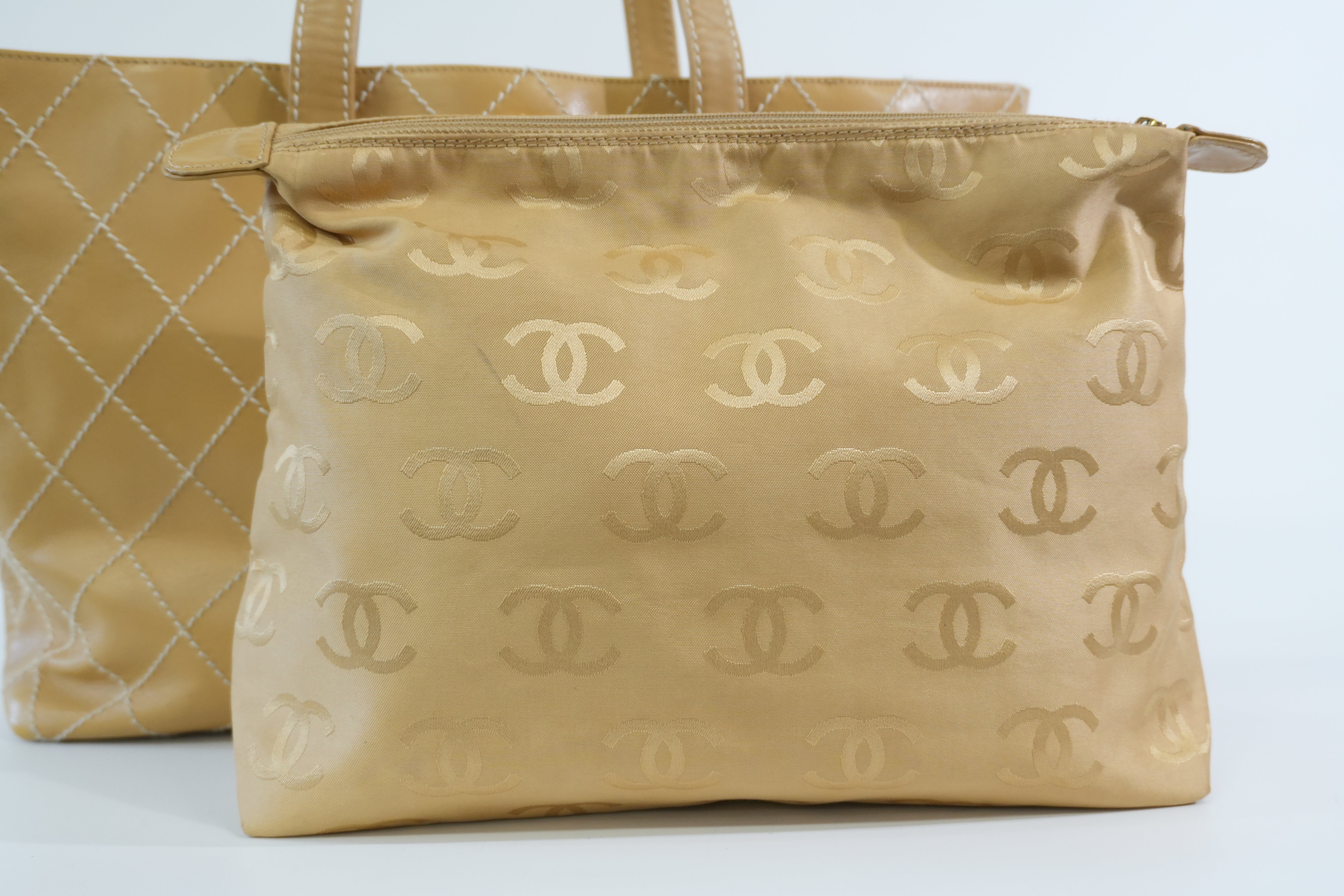 Pre-owned Chanel Wild Stitch Shoulder Bag Beige