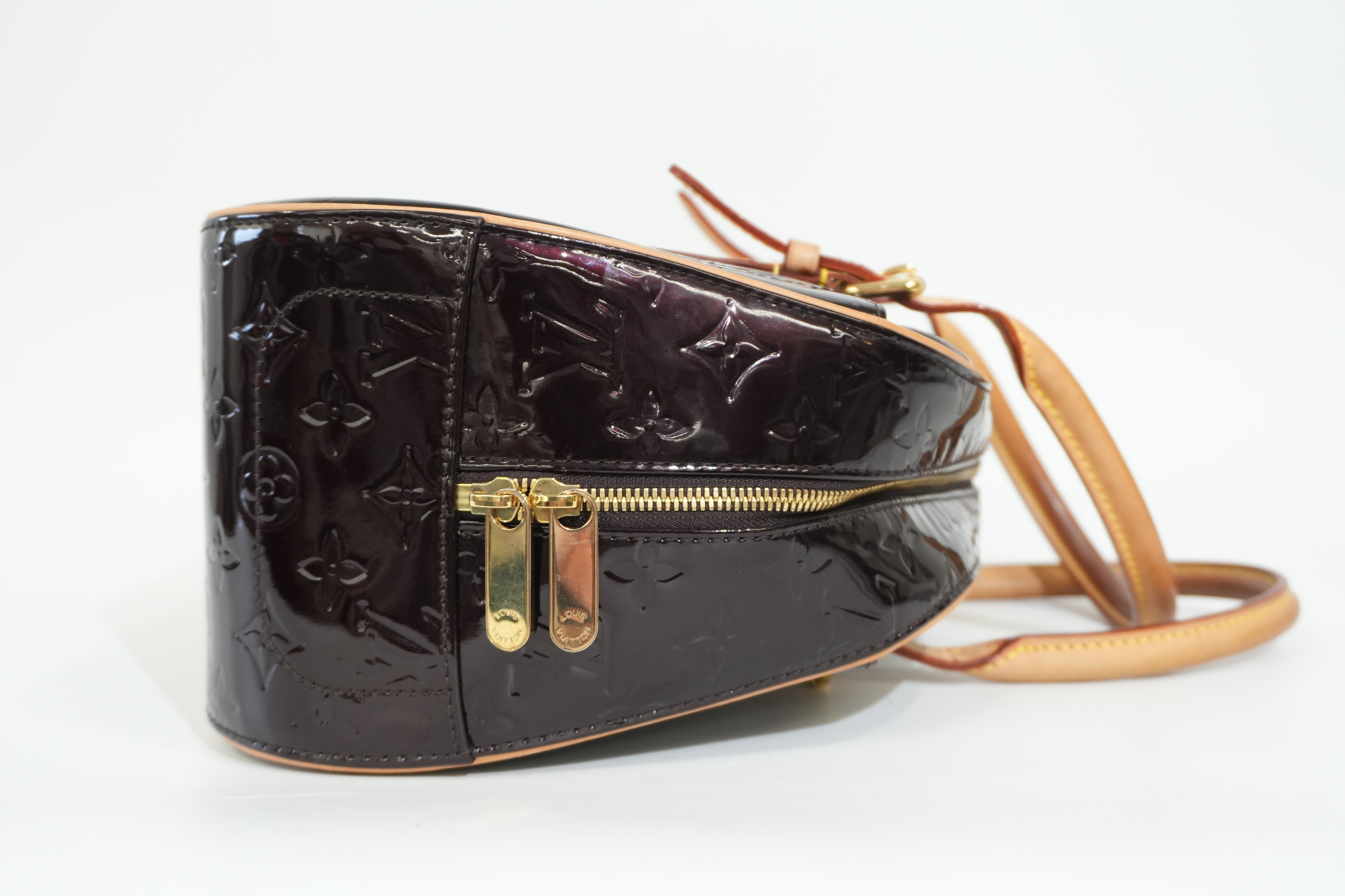 Pre-owned Louis Vuitton Vernis Summit Drive Handbag Amarante