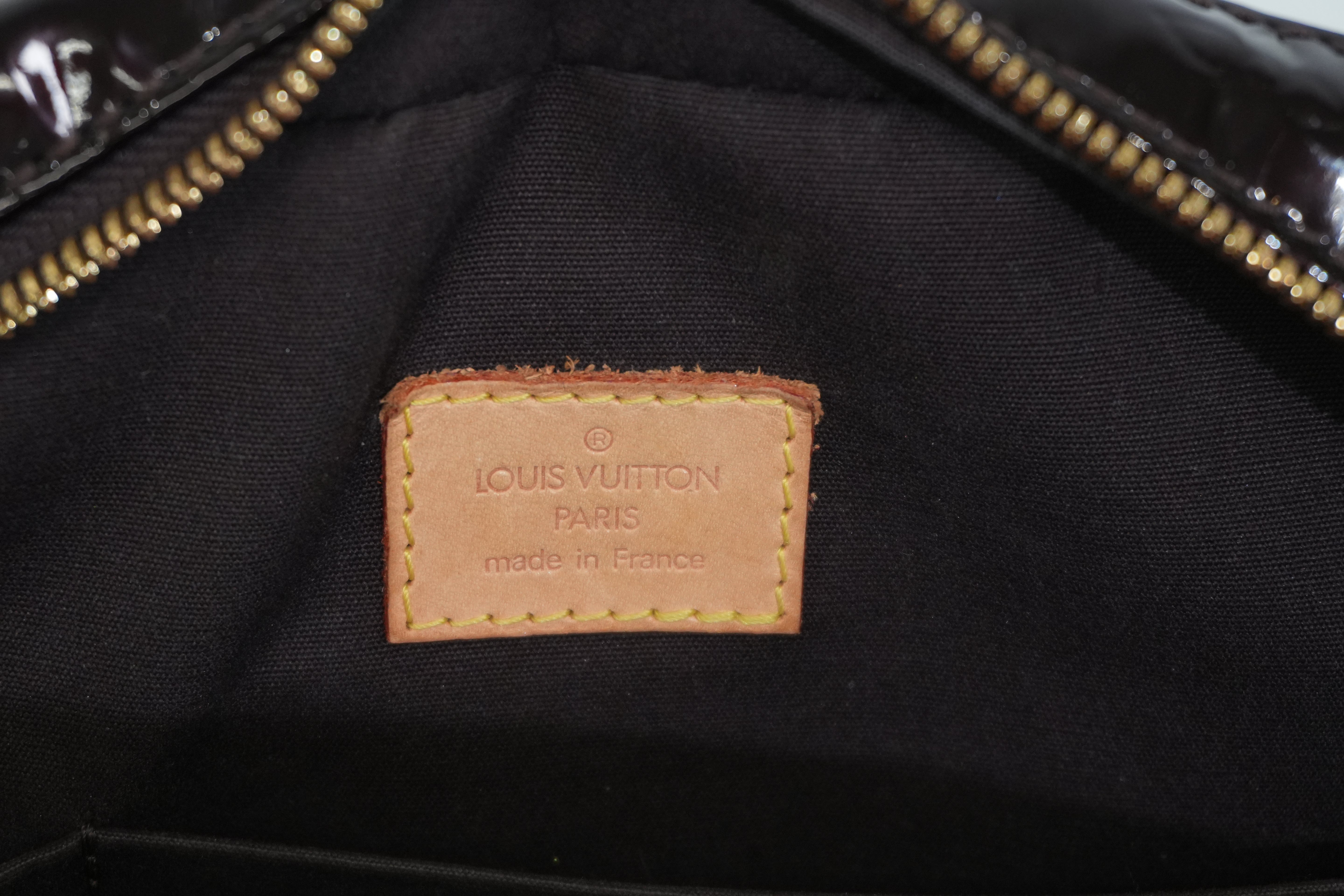 Pre-owned Louis Vuitton Vernis Summit Drive Handbag Amarante