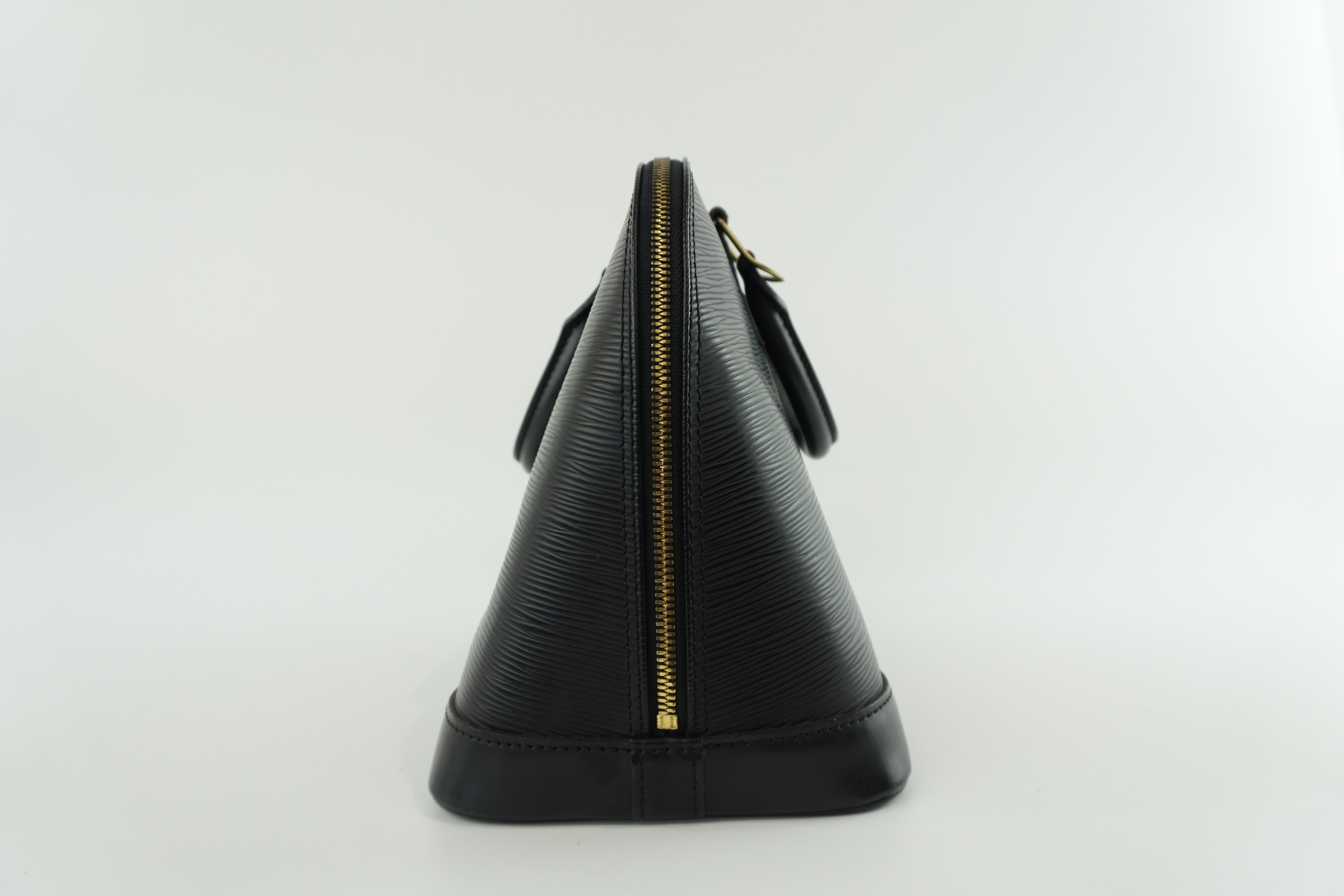 Pre-owned Louis Vuitton Epi Alma Handbag Black