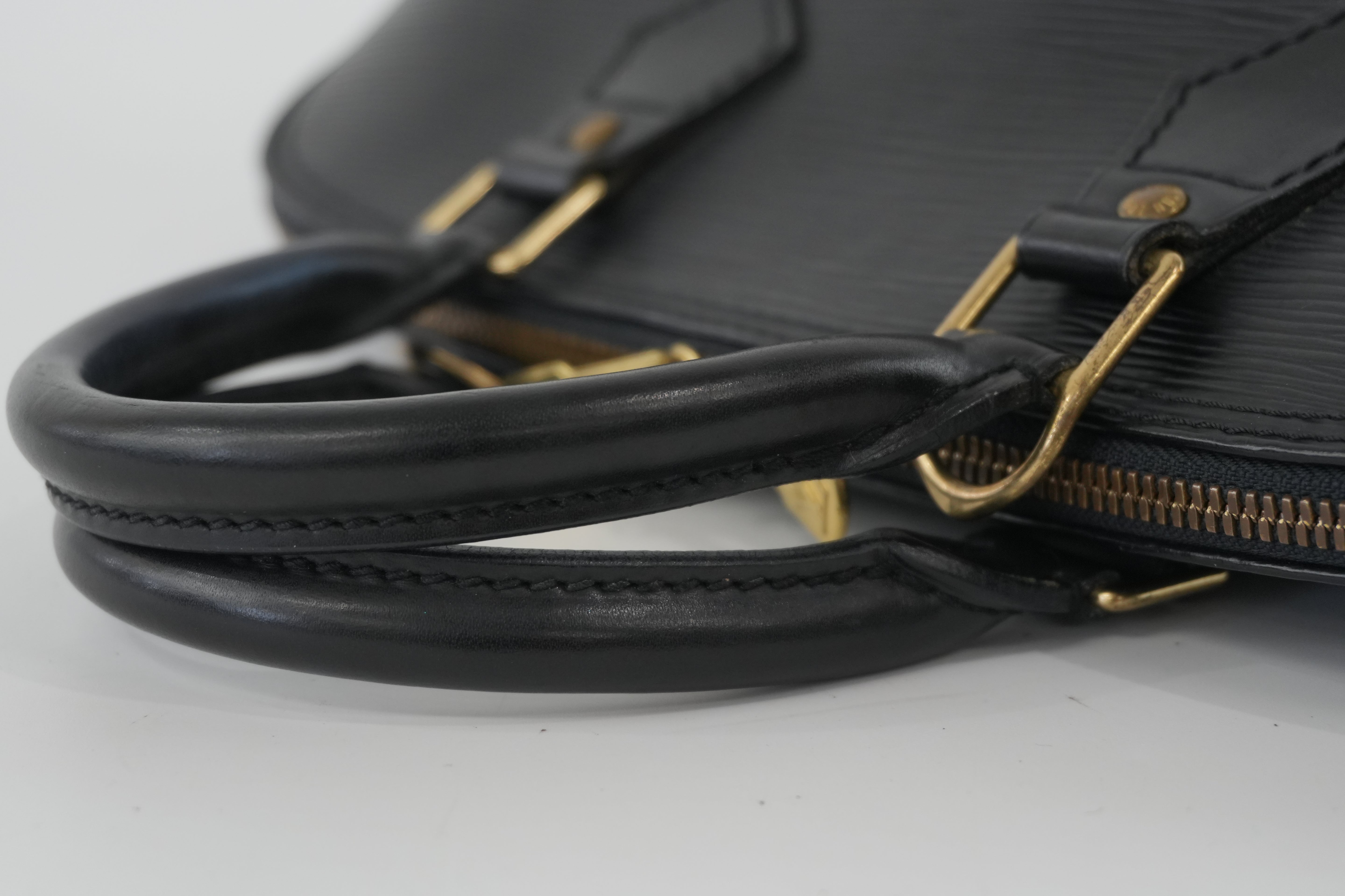 Pre-owned Louis Vuitton Epi Alma Handbag Black