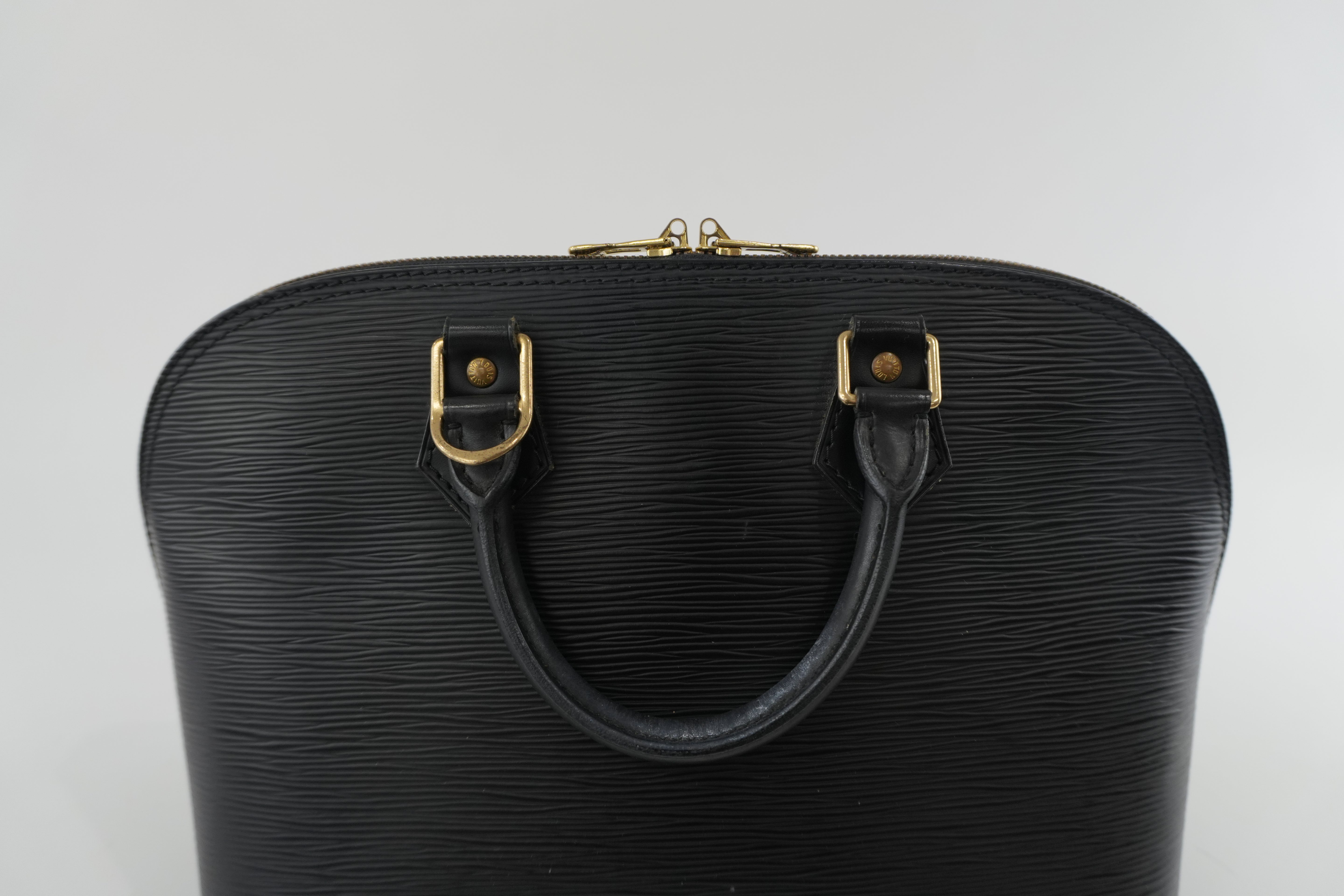 Pre-owned Louis Vuitton Epi Alma Handbag Black