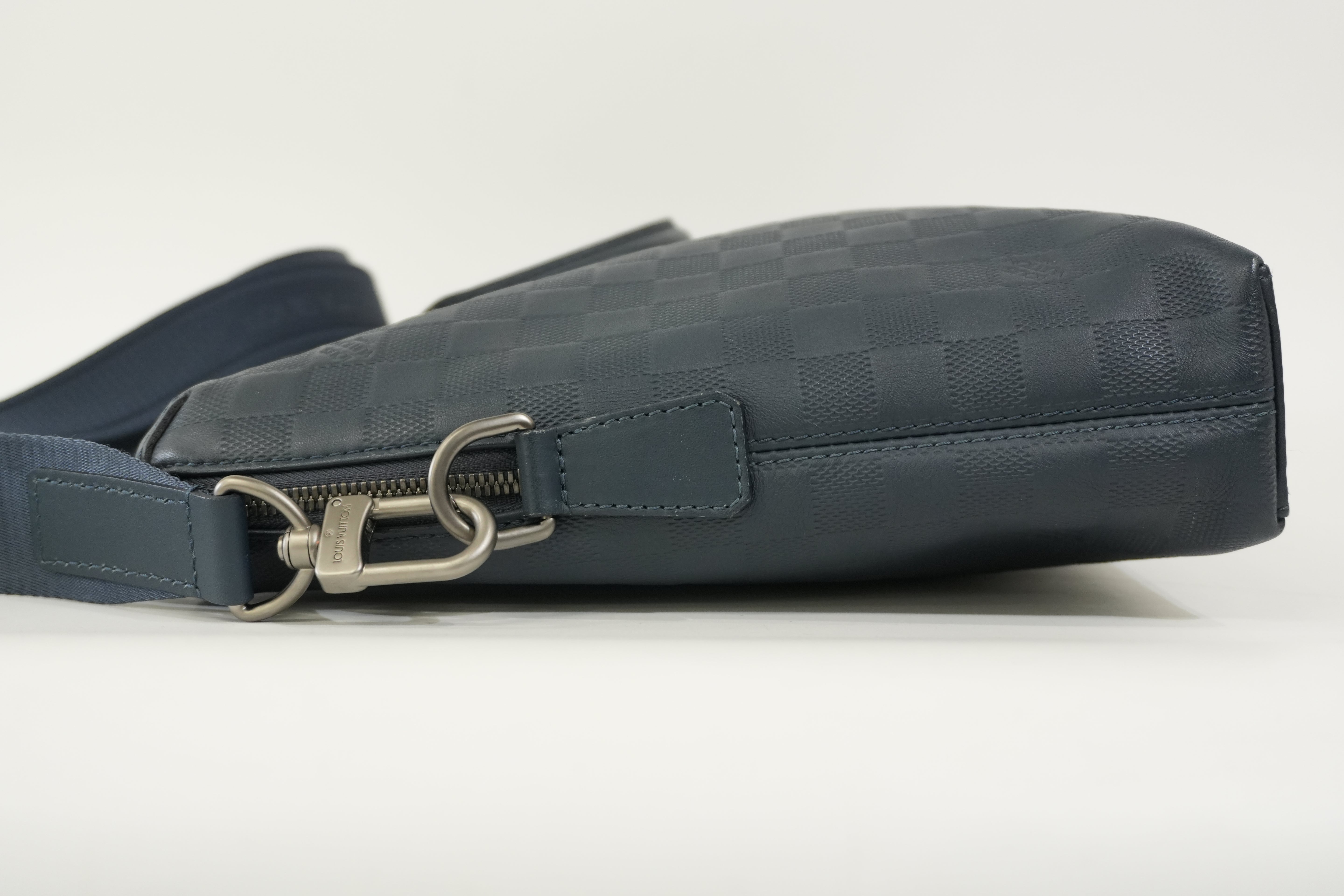 Pre-Owned Louis Vuitton Porte Documents Jour Two-Way Briefcase Bag Blue