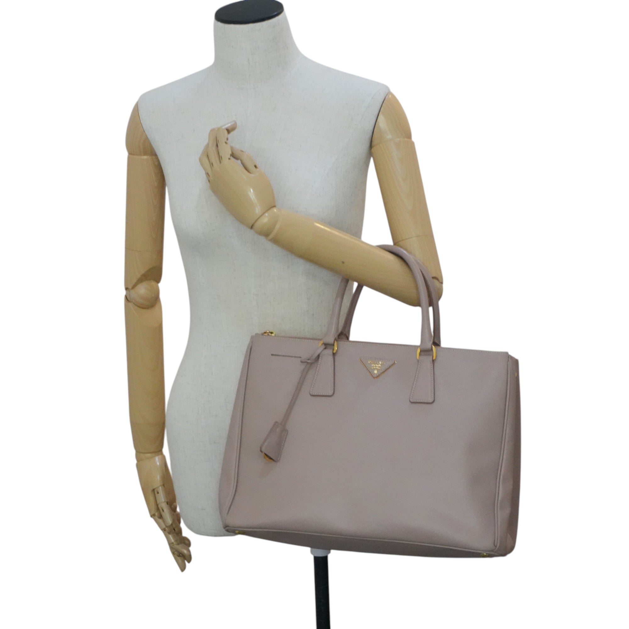Pre-owned Prada Saffiano Handbag Pink