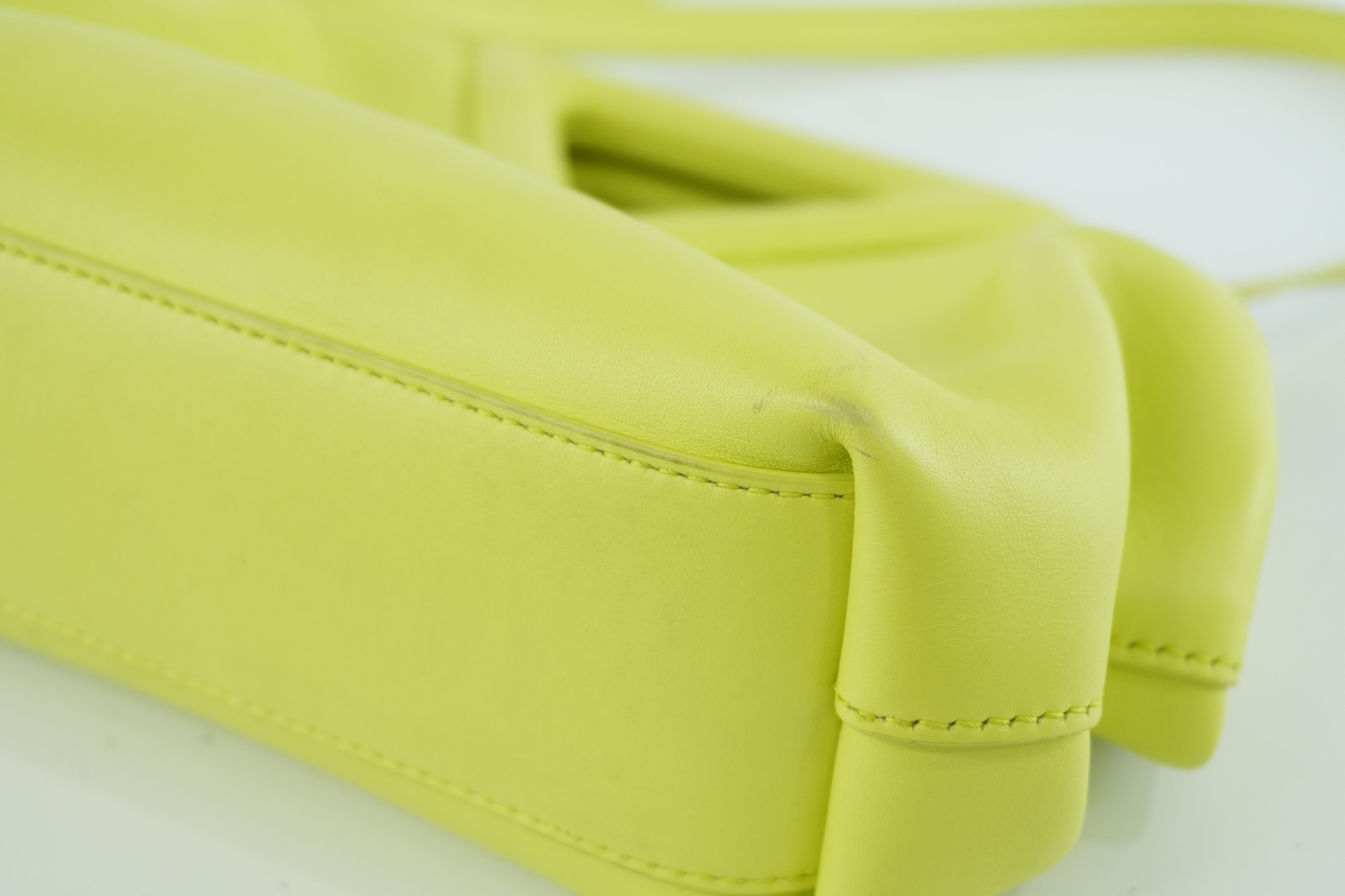 Pre-owned Bottega Leather Magnetic Shoulder Bag Light Green Used