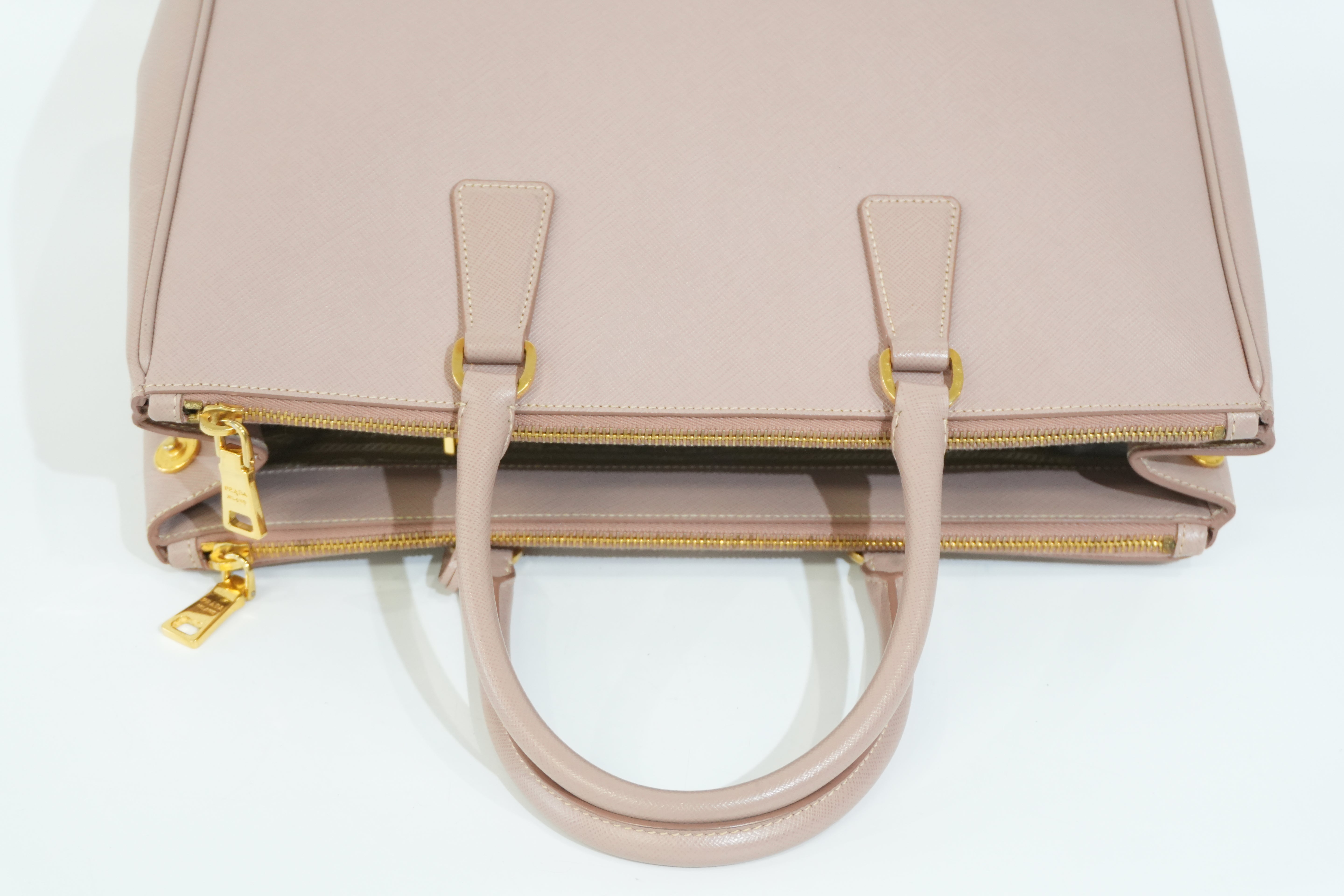 Pre-owned Prada Saffiano Handbag Pink