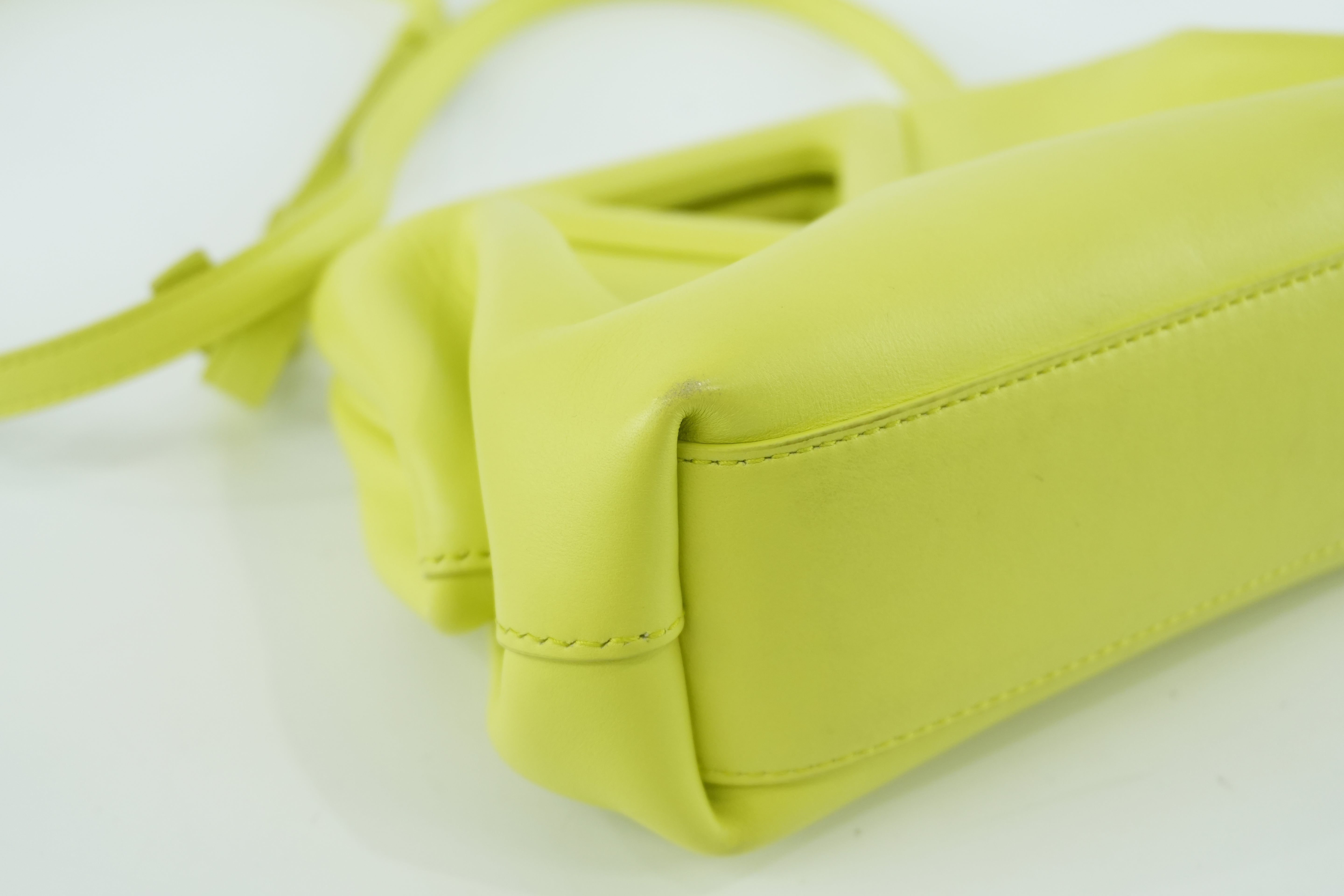 Pre-owned Bottega Leather Magnetic Shoulder Bag Light Green Used