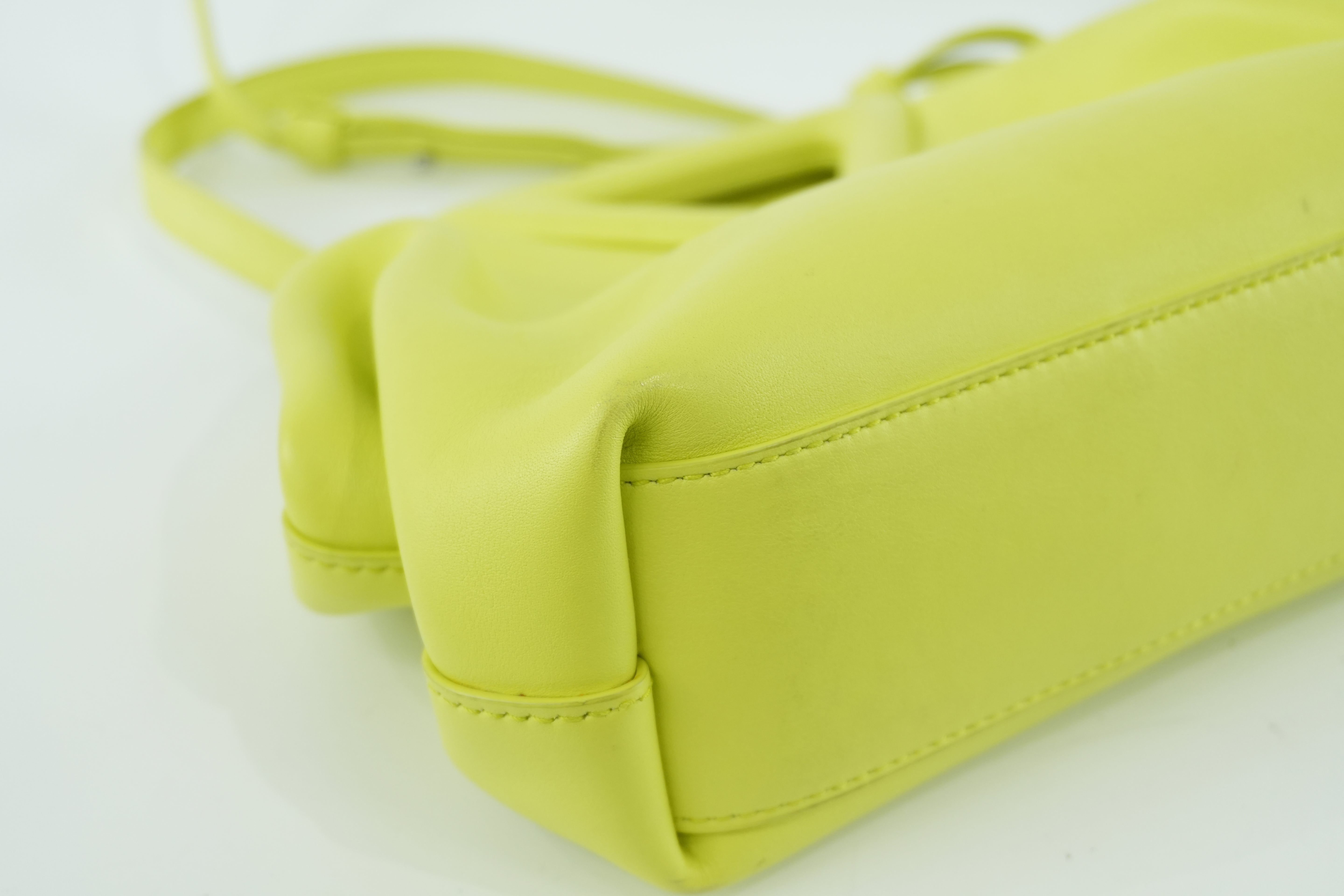 Pre-owned Bottega Leather Magnetic Shoulder Bag Light Green Used