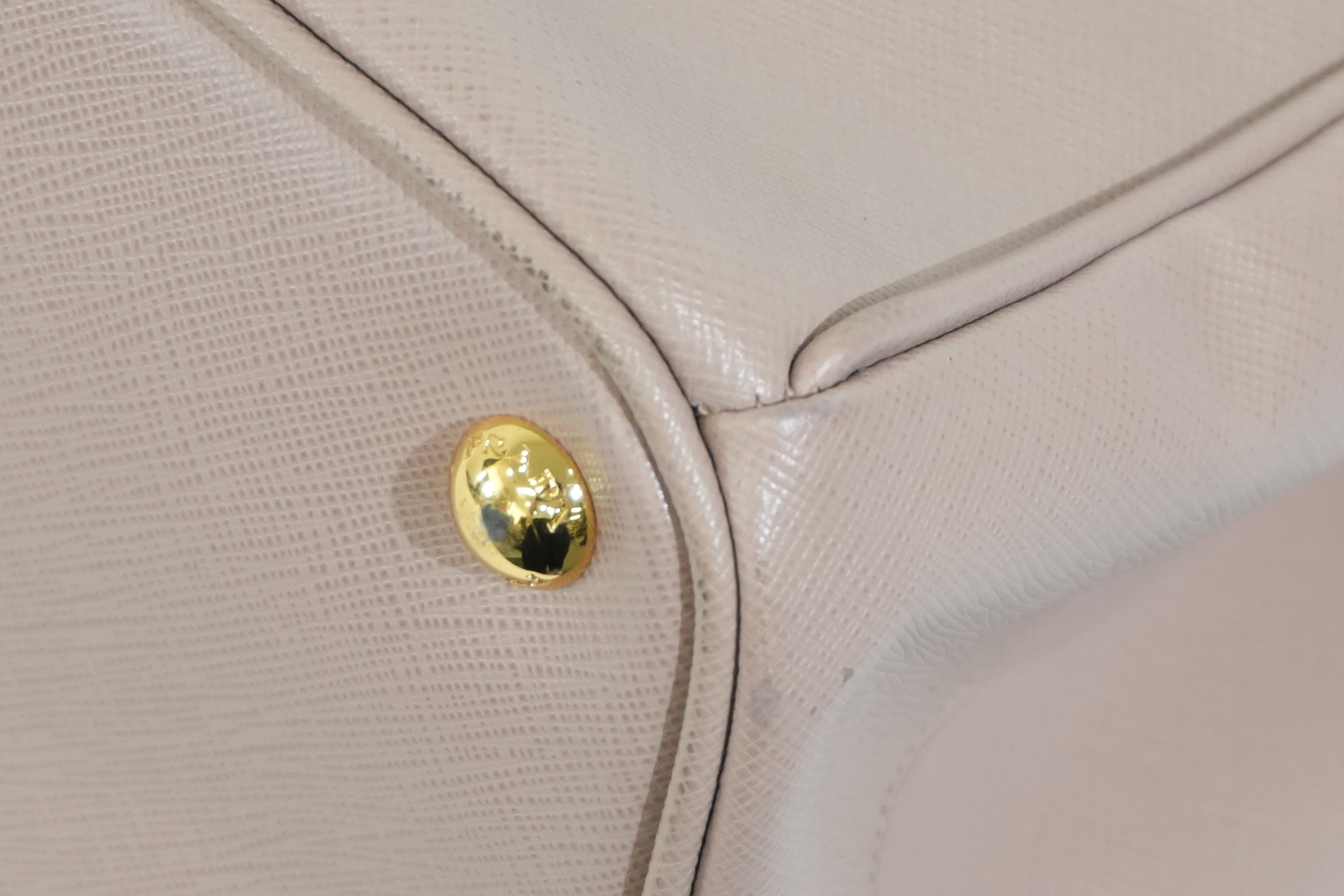 Pre-owned Prada Saffiano Handbag Pink
