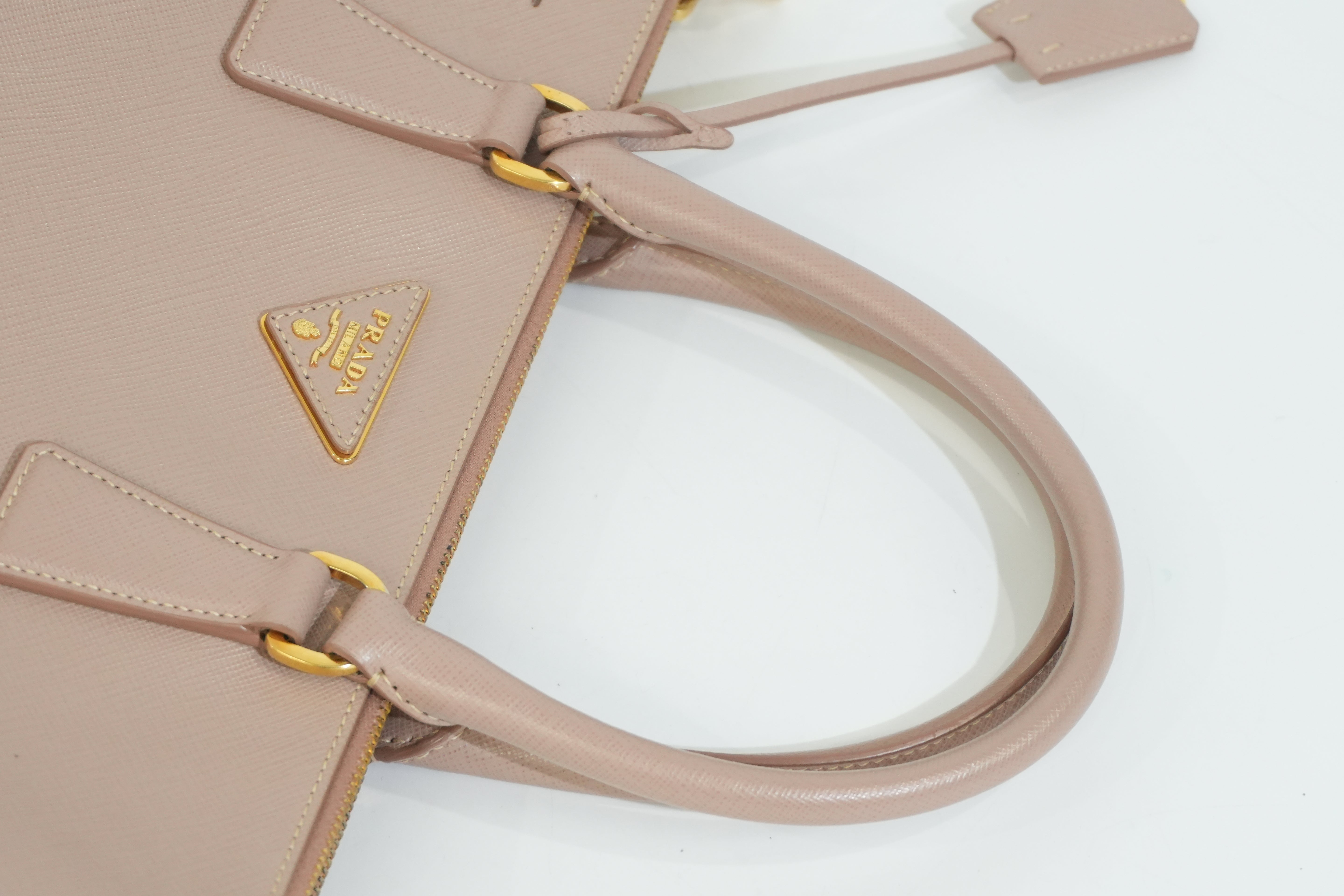 Pre-owned Prada Saffiano Handbag Pink