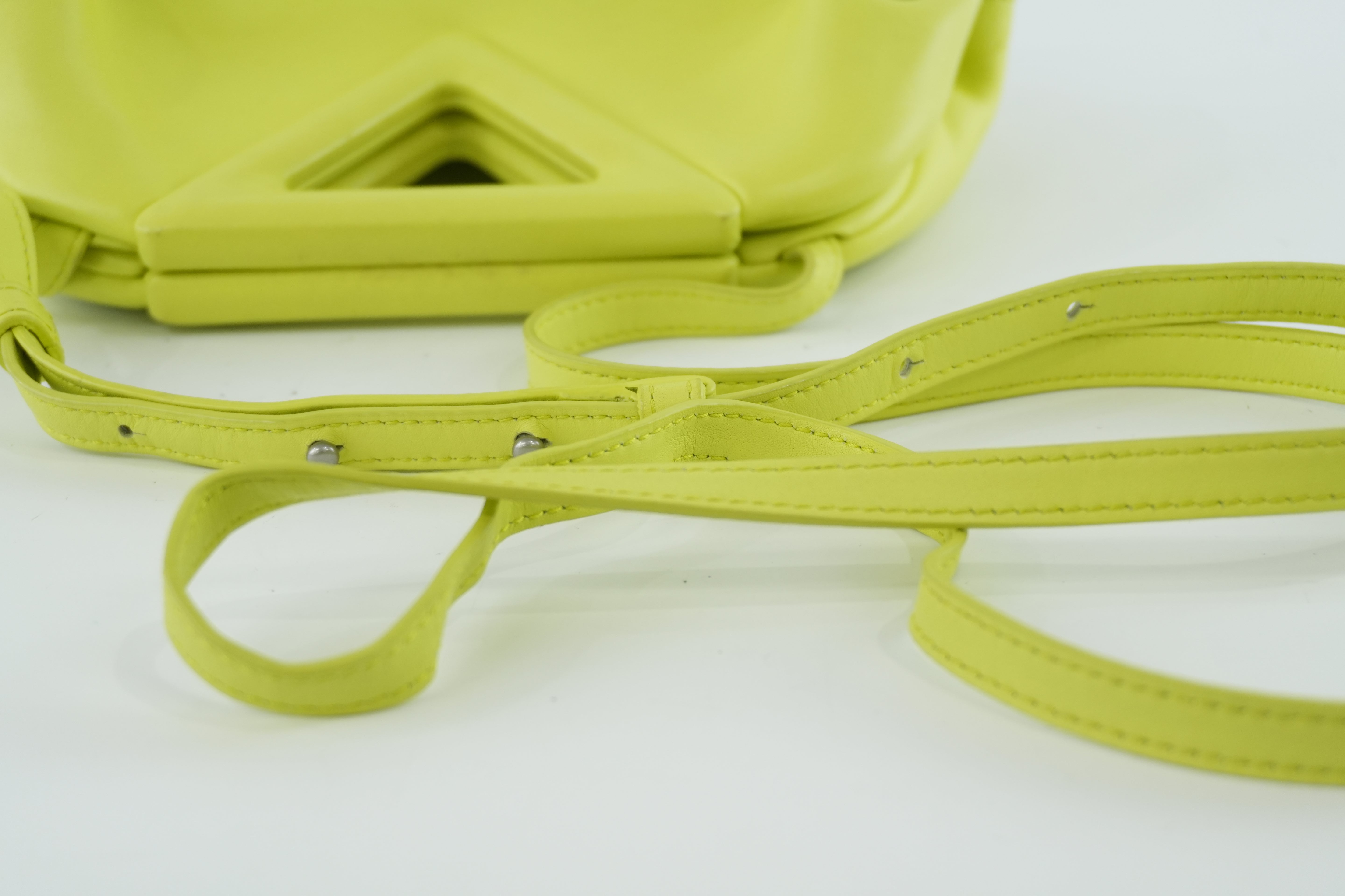 Pre-owned Bottega Leather Magnetic Shoulder Bag Light Green Used