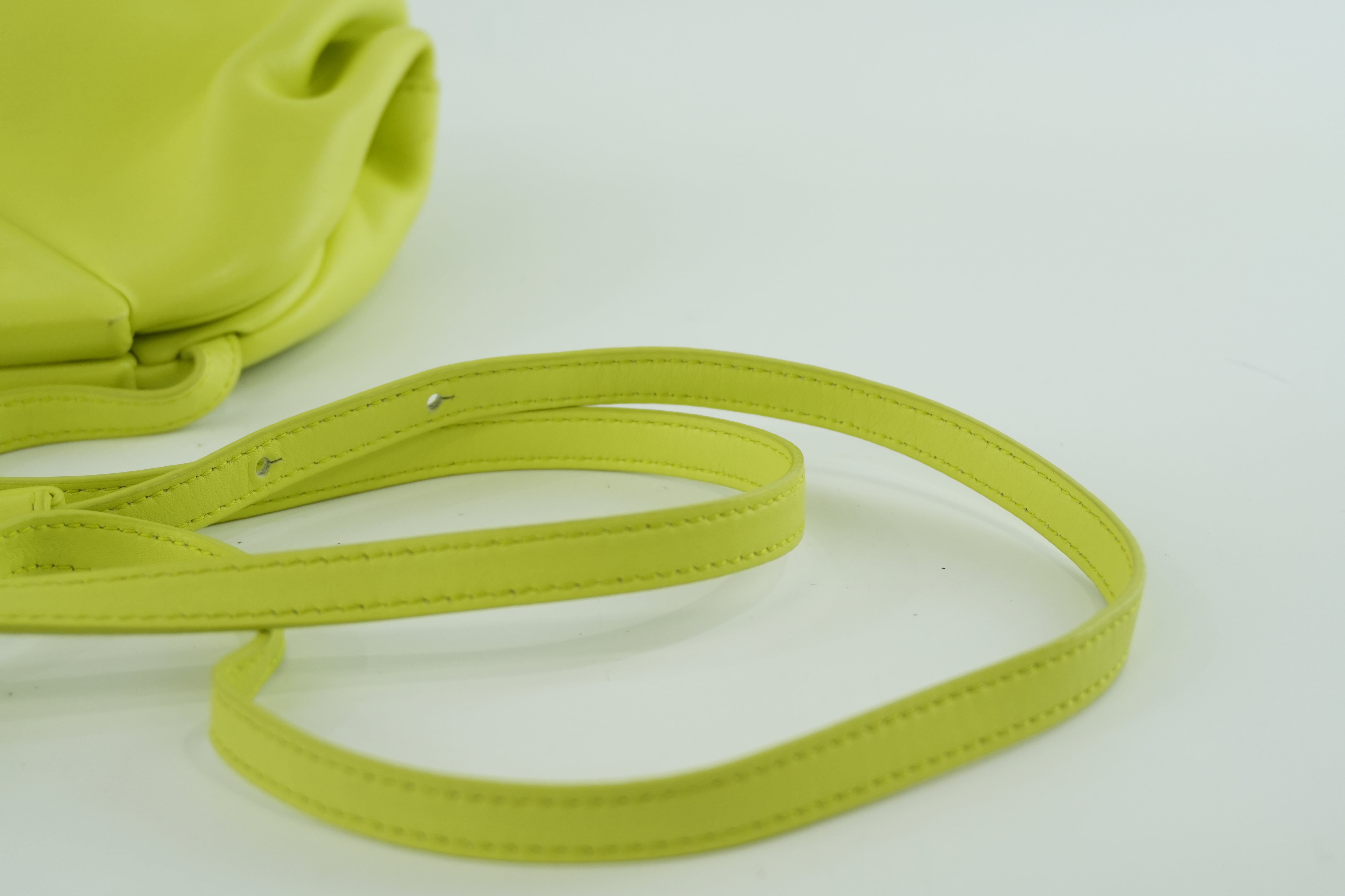 Pre-owned Bottega Leather Magnetic Shoulder Bag Light Green Used